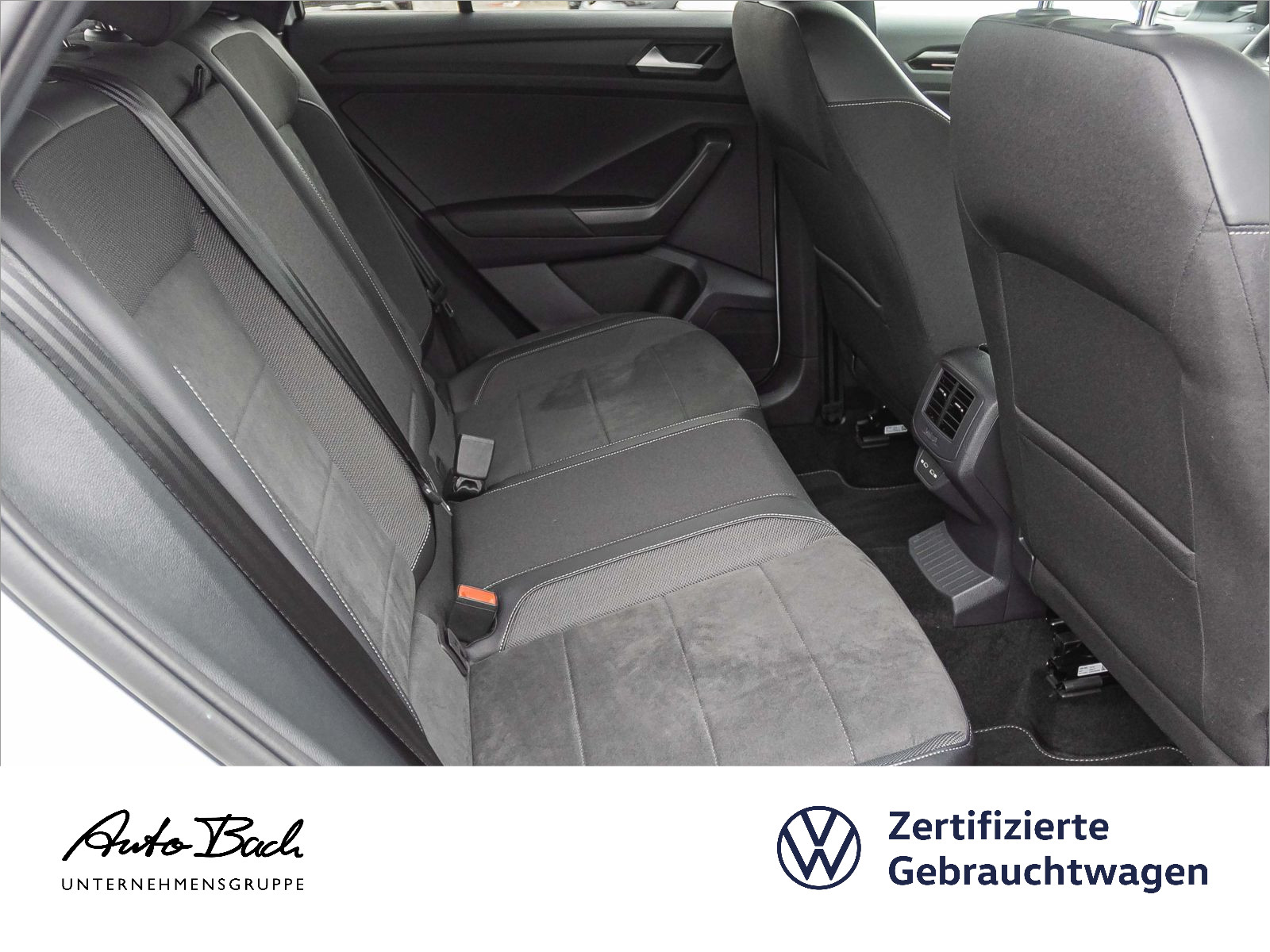 Volkswagen T-ROC 1.5 TSI DSG R-Line, Navi, LED, AHK, Rückfahrkamera, App-Connect