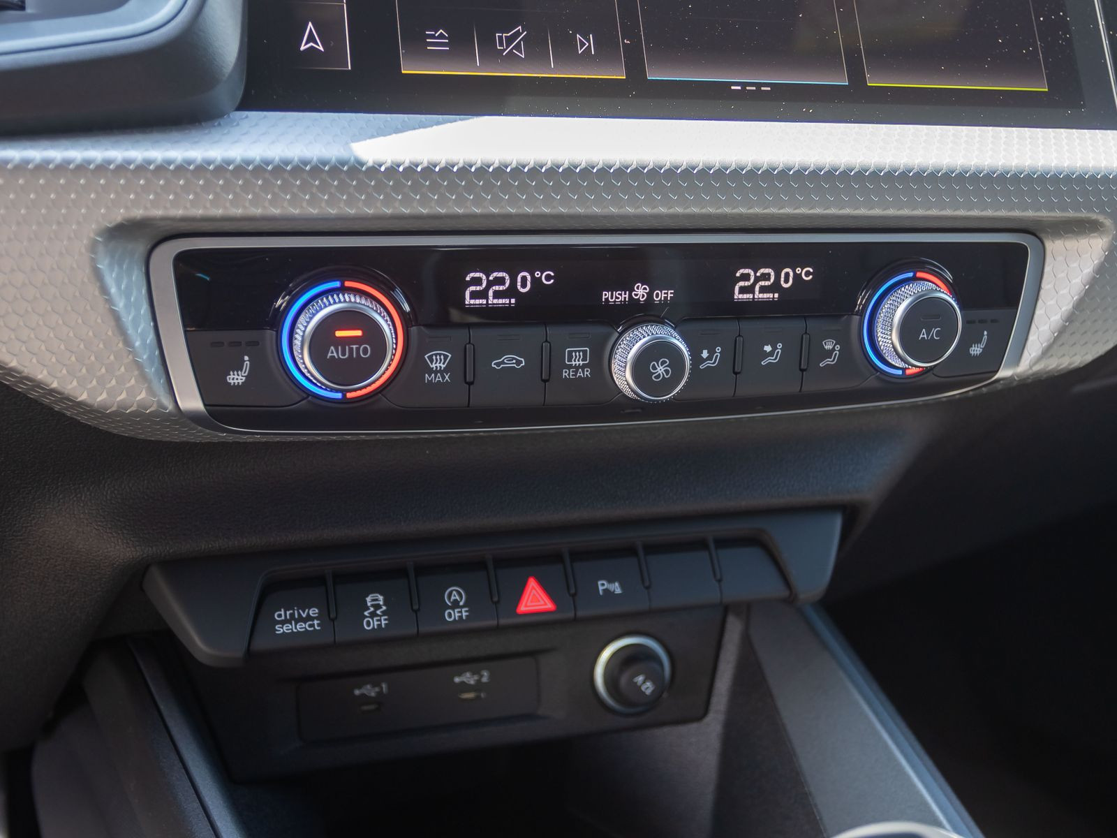 Audi A1 Sportback S line 40 TFSI  207PS S tronic 18" S-Line Interieur