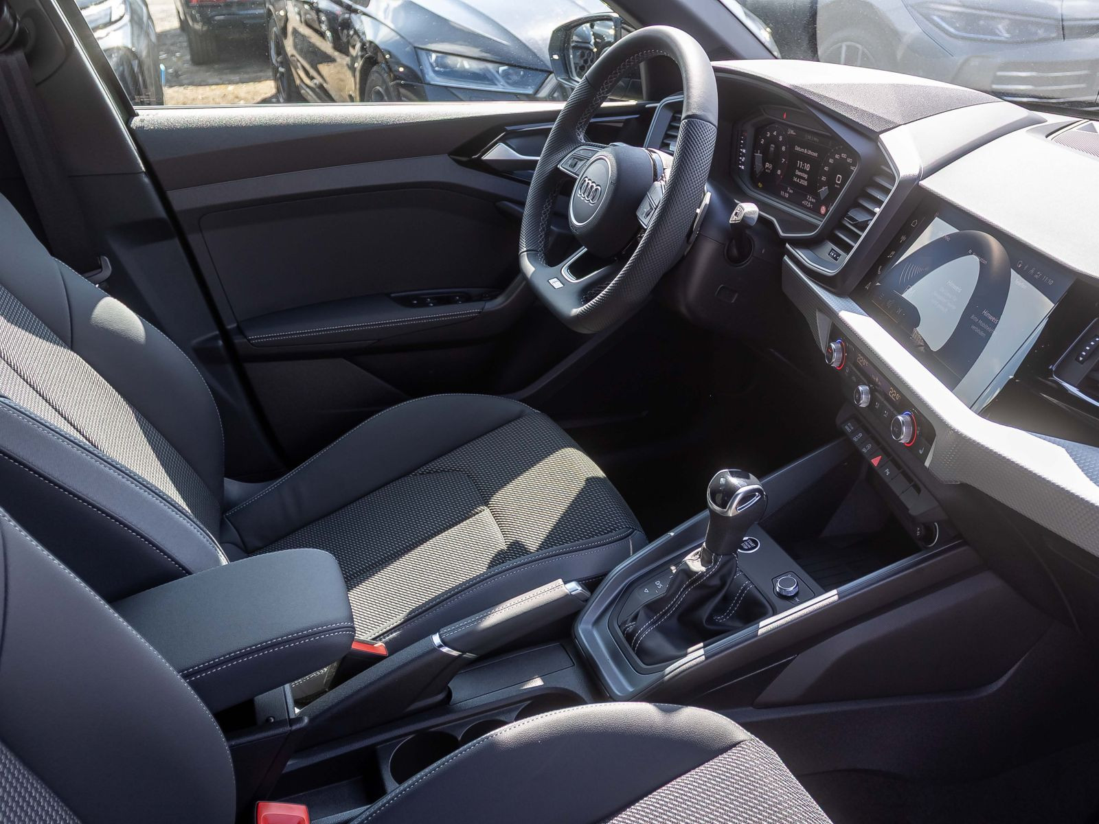 Audi A1 Sportback S line 40 TFSI  207PS S tronic 18" S-Line Interieur