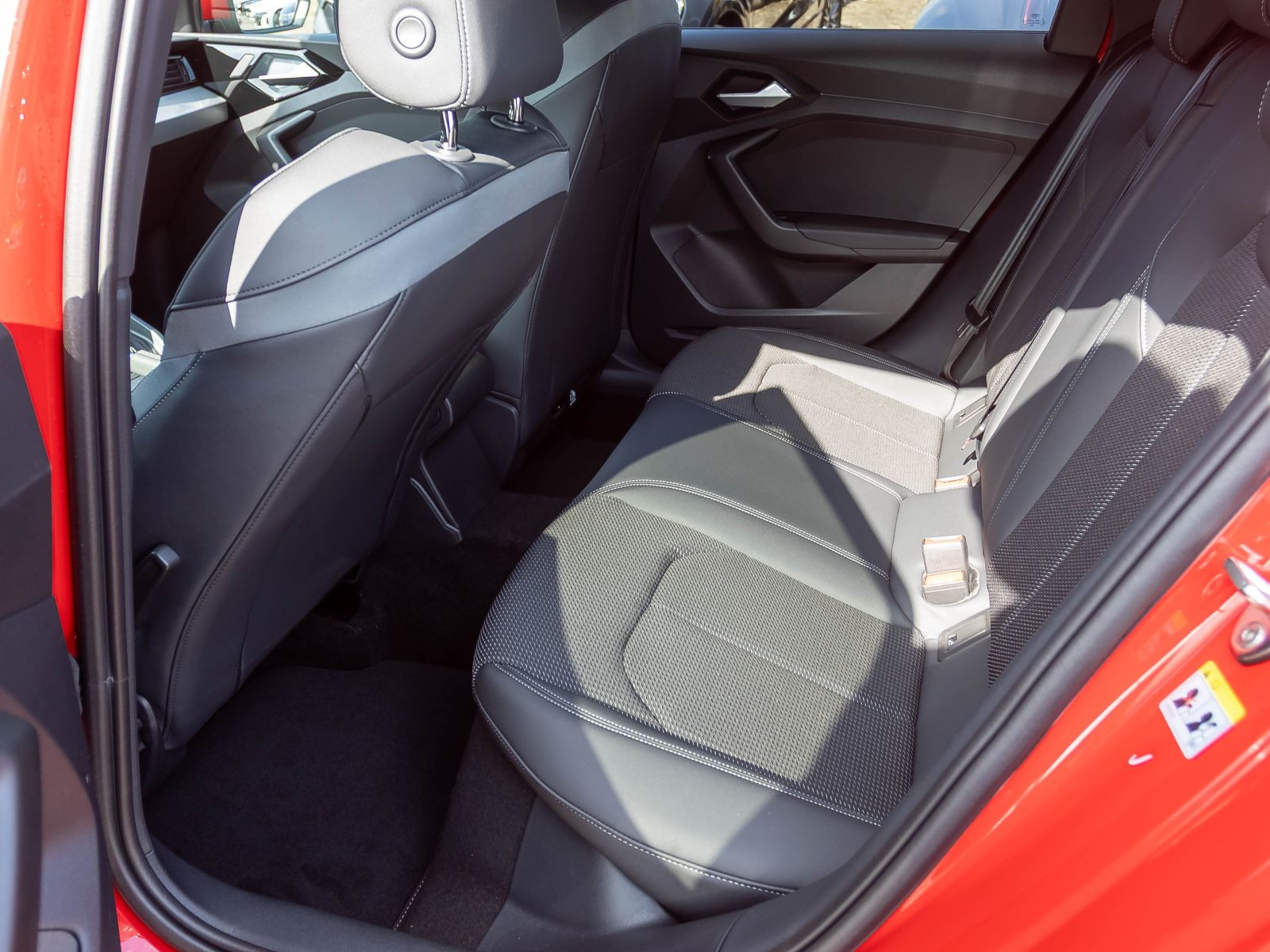 Audi A1 Sportback S line 30 TFSI 116PS Stronic LED 17? RFK EPHplus 