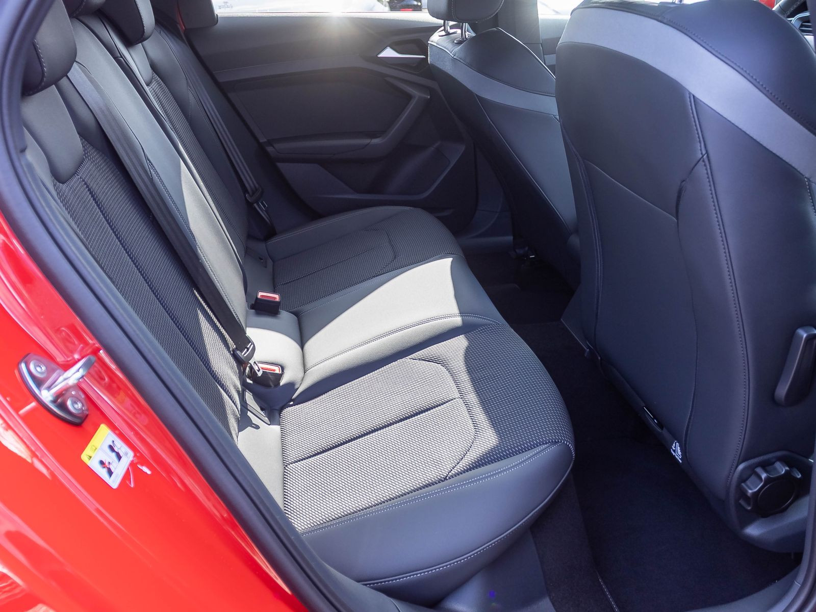 Audi A1 Sportback S line 30 TFSI 116PS Stronic LED 17? RFK EPHplus 
