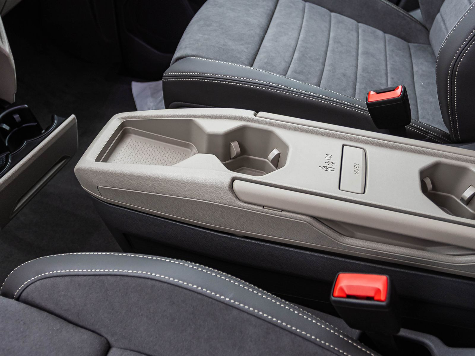 Volkswagen T7 Multivan LÜ Energy 1.5 eHybrid 4M DSG HuD Panorama