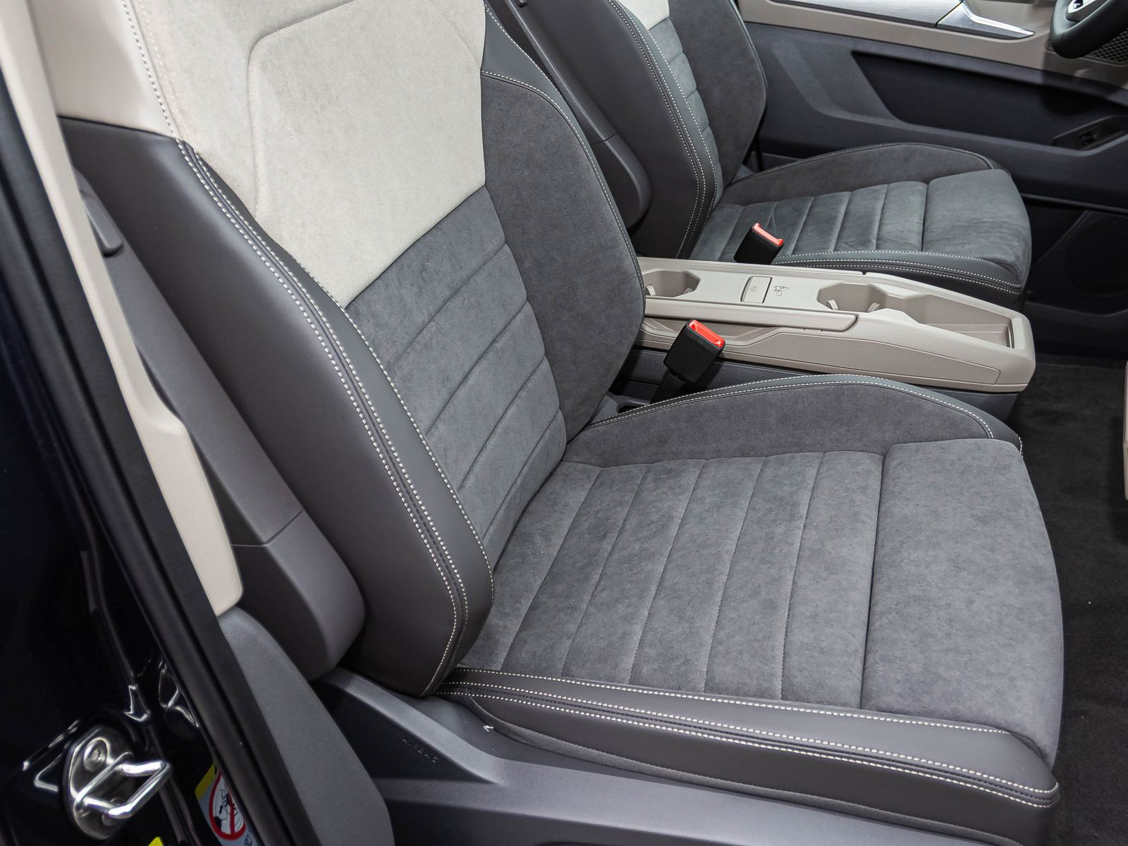 Volkswagen T7 Multivan LÜ Energy 1.5 eHybrid 4M DSG HuD Panorama