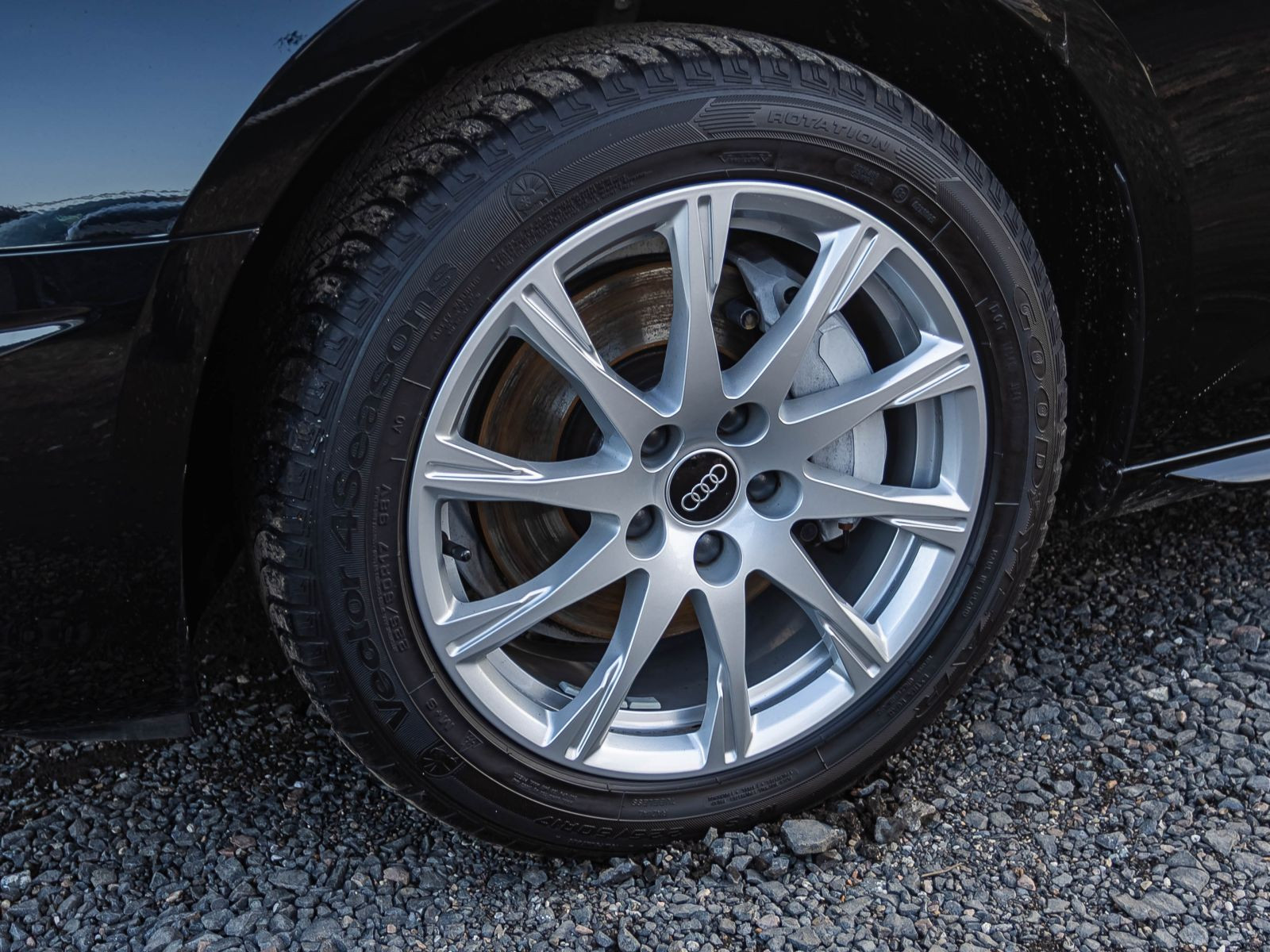 Audi A4 Avant Advanced 40TFSI qu Stronic Navi LED ACC EPH