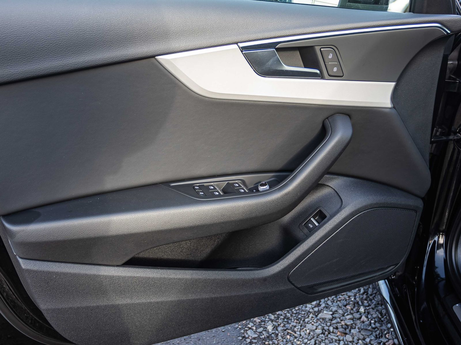 Audi A4 Avant Advanced 40TFSI qu Stronic Navi LED ACC EPH