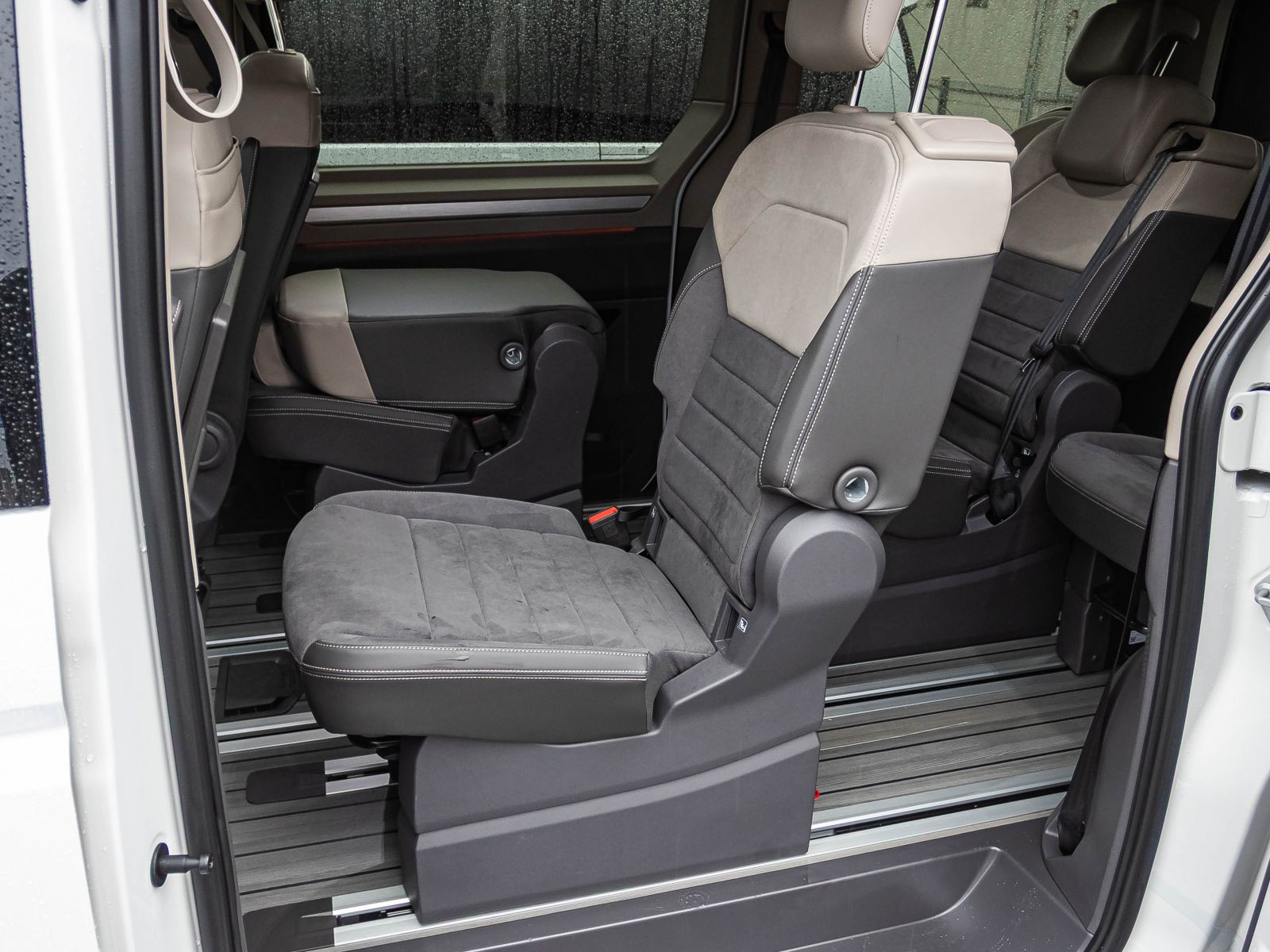 Volkswagen Multivan LR Life 1.4 eHybrid DSG Navi LED HuD Standhzg ACC AHK