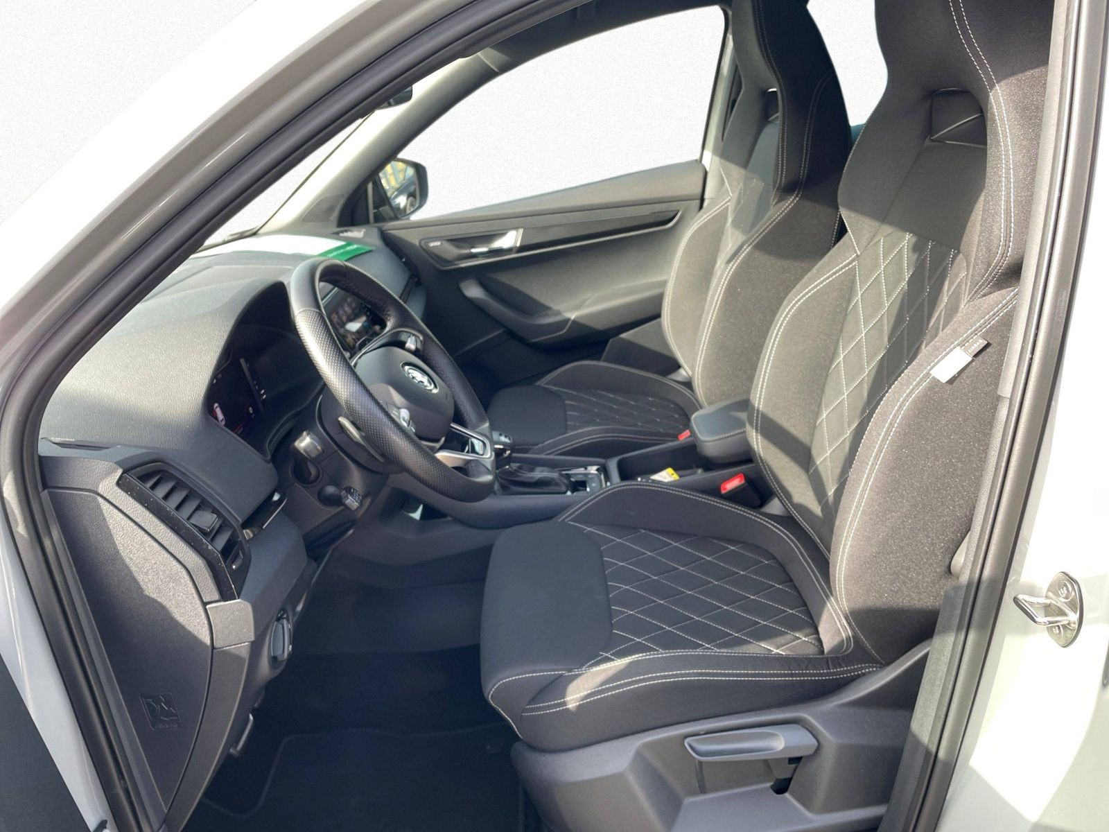 Skoda Karoq Sportline 2.0 TDI DSG 4X4 Standheizung AHK