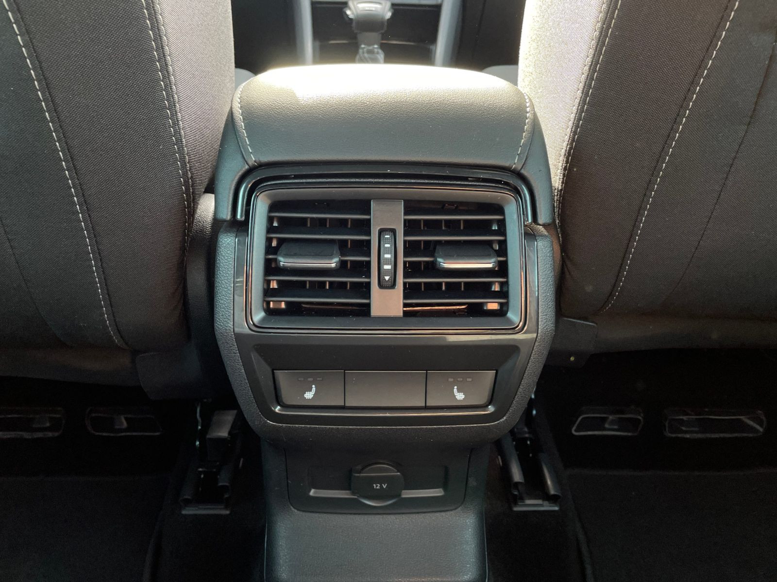 Skoda Karoq Sportline 2.0 TDI DSG 4X4 Standheizung AHK