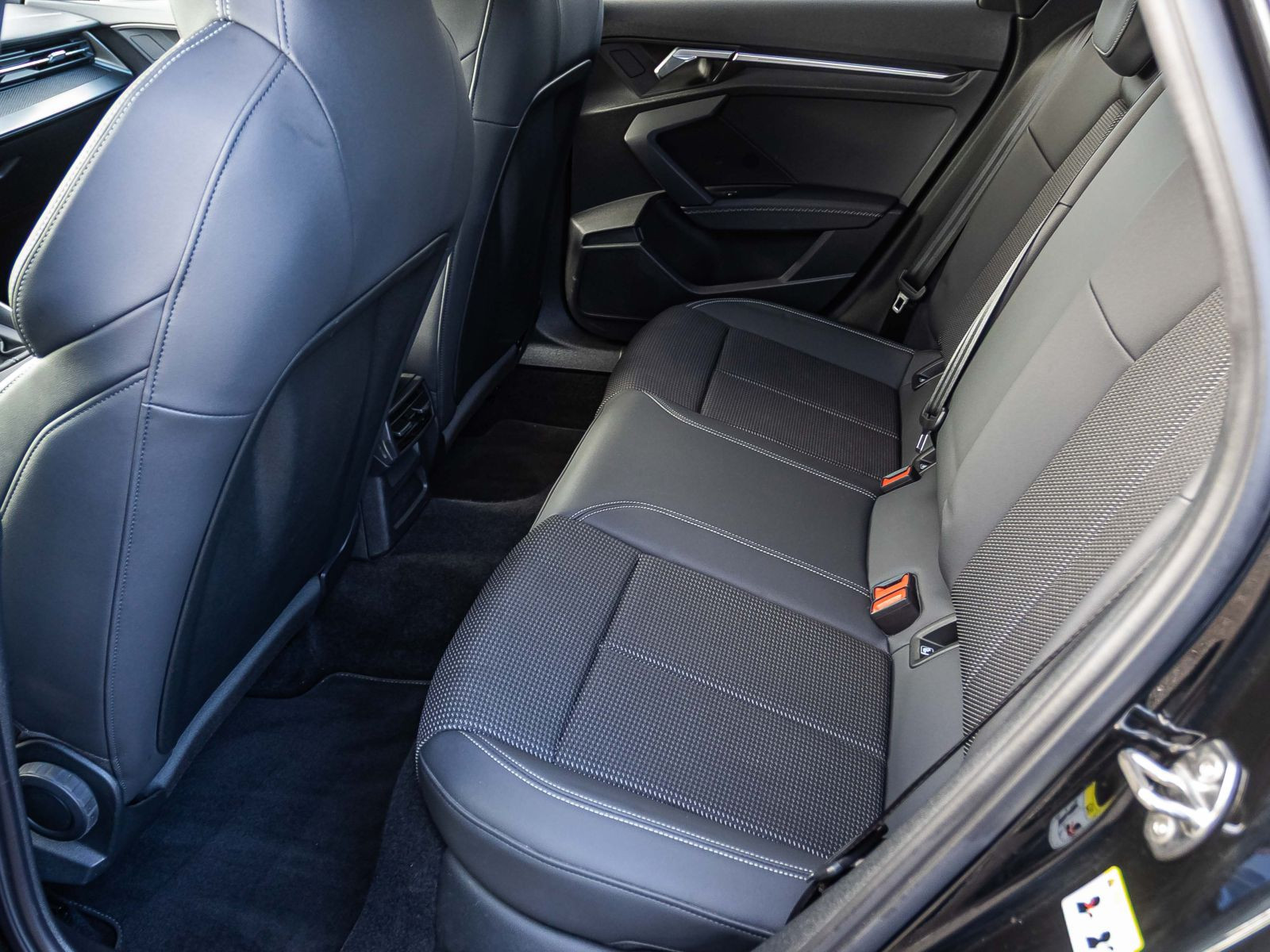 Audi A3 Sportback S line 35TFSI Navi LED CarPlay DAB