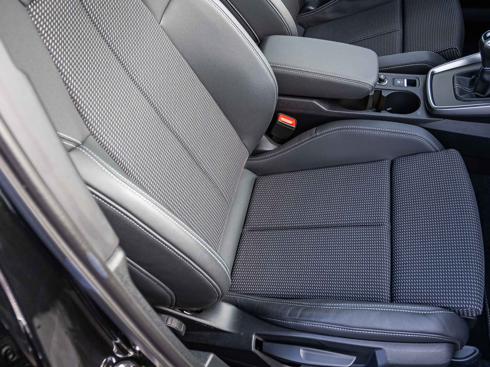 Audi A3 Sportback S line 35TFSI Navi LED CarPlay DAB