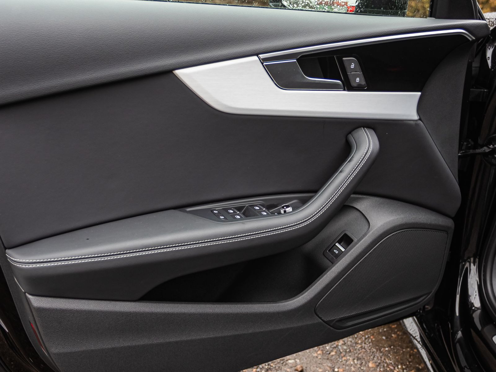 Audi A4 Avant S line 40TFSI Stronic Navi LED ACC AHK