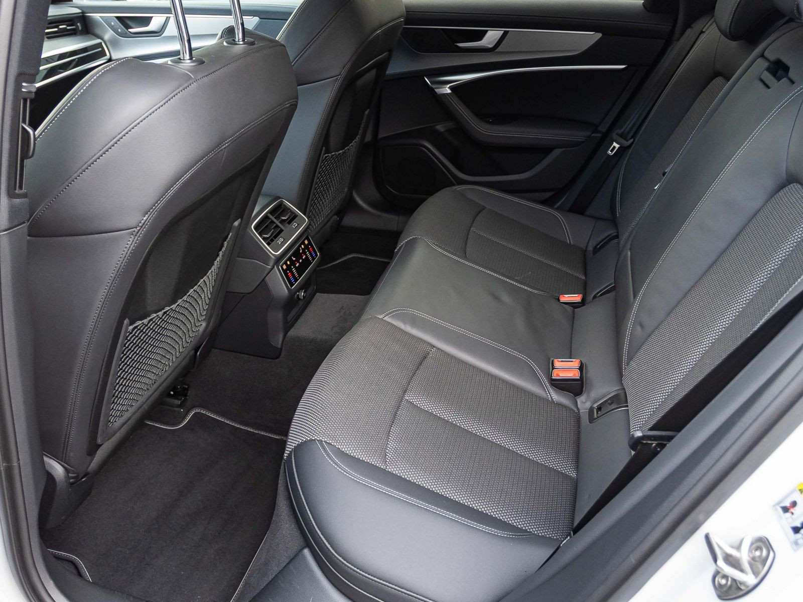 Audi A6 Avant S line 45TFSI qu Navi LED HuD Panorama