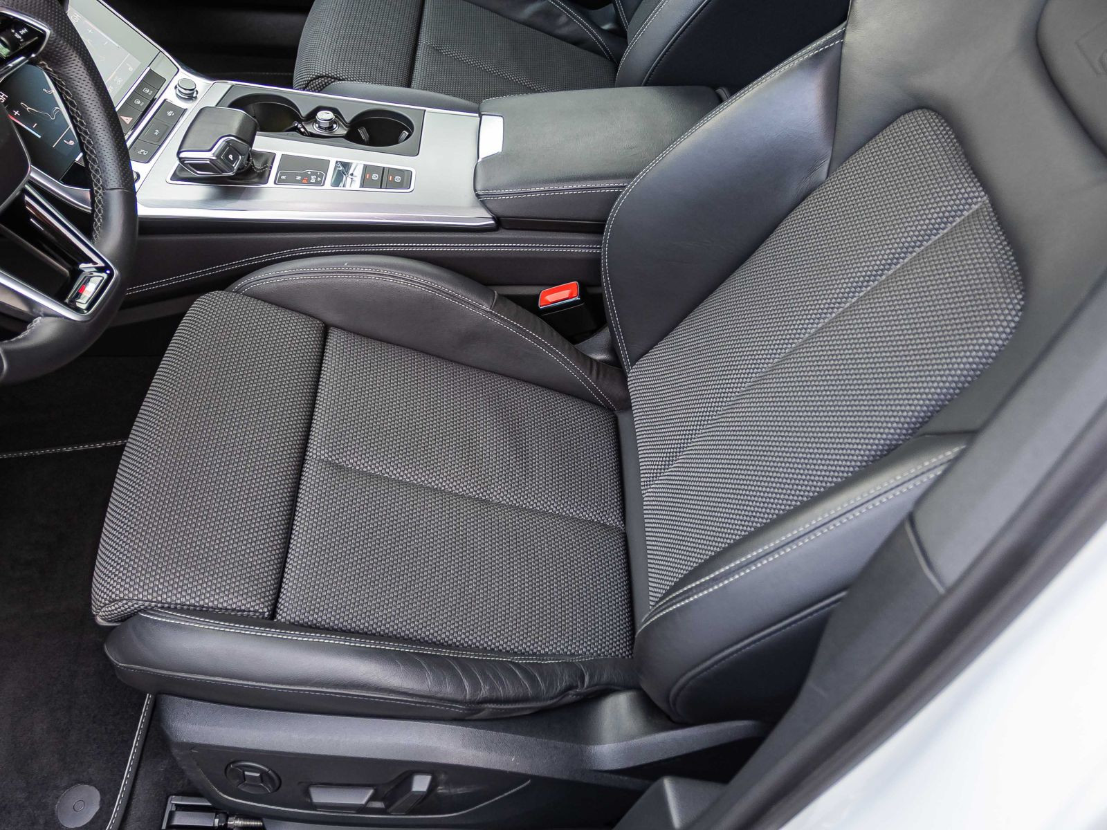 Audi A6 Avant S line 45TFSI qu Navi LED HuD Panorama