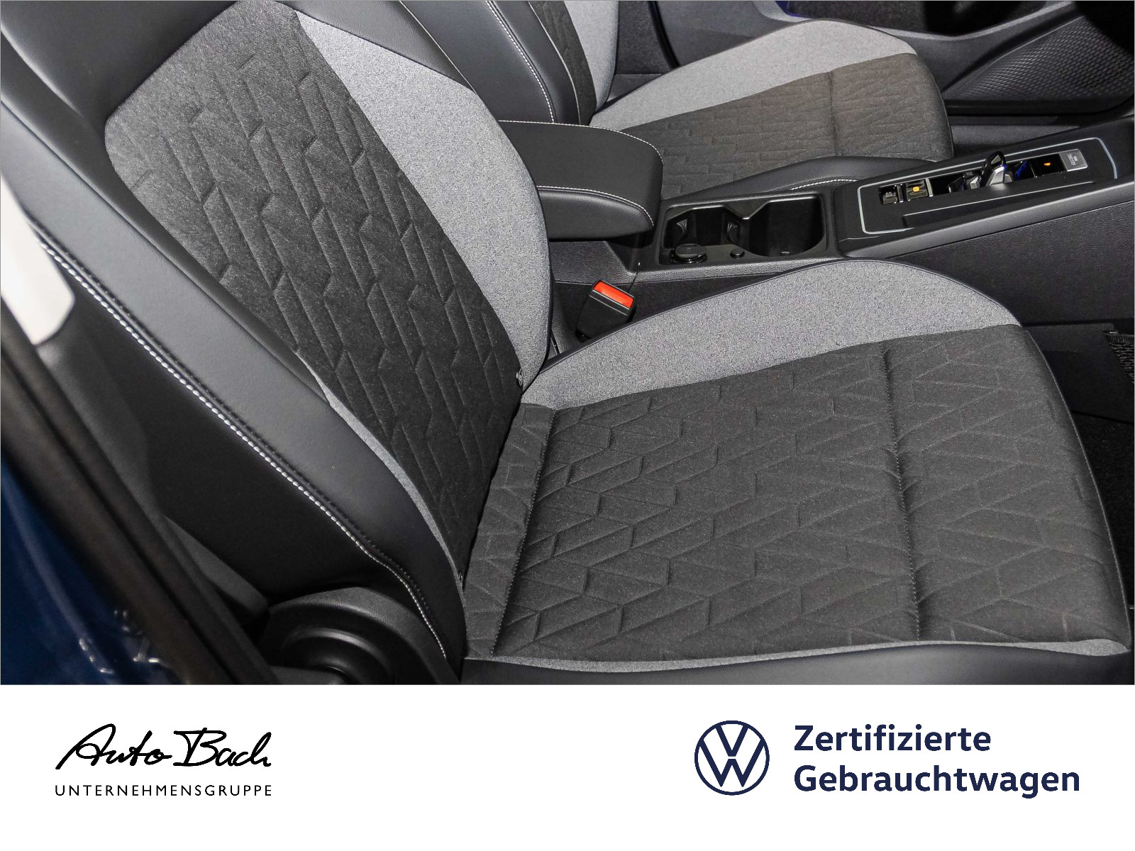 Volkswagen Golf VIII Goal 1.5 eTSI DSG Navi LED ACC EPH AHK