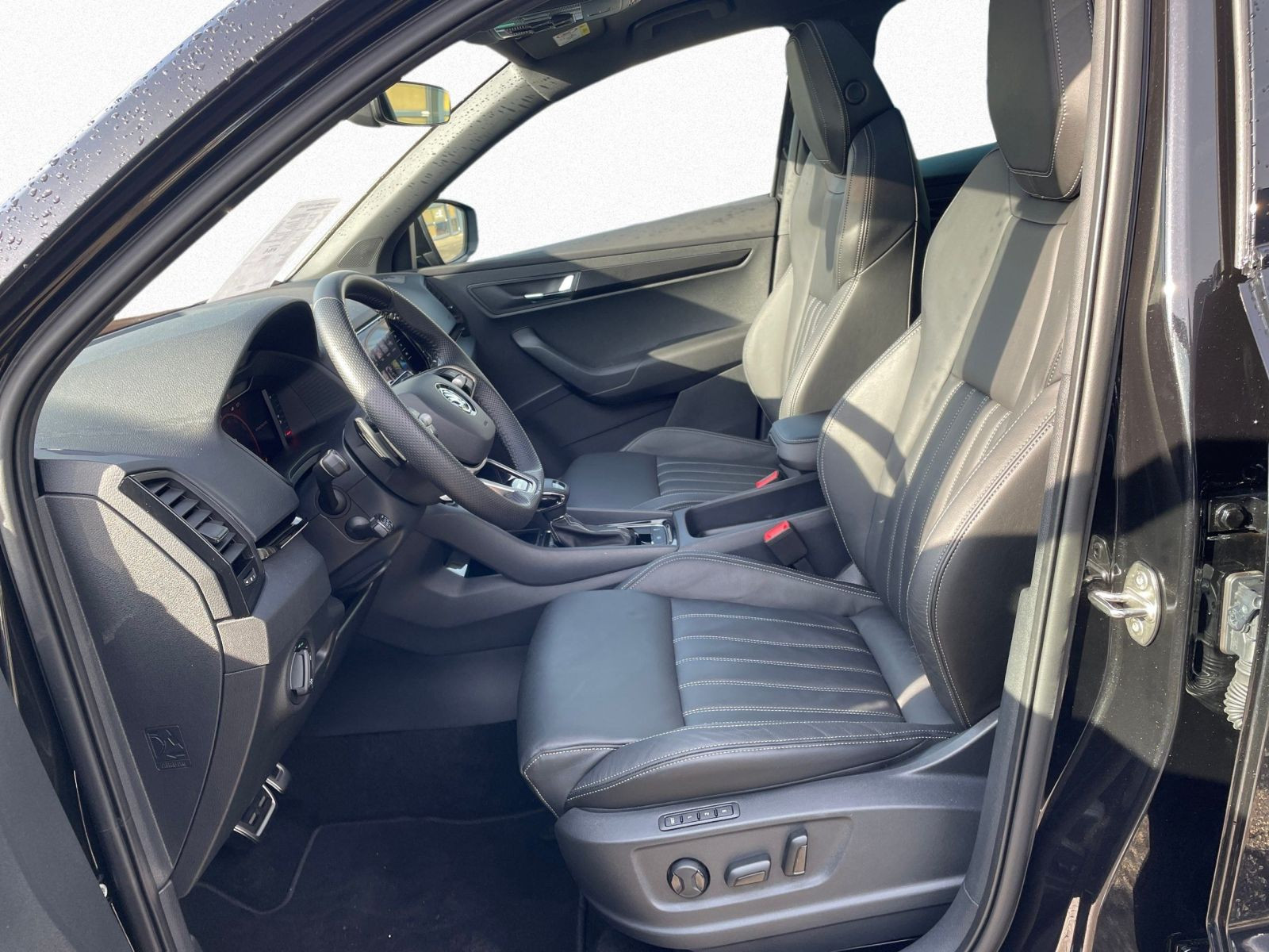 Skoda Karoq Sportline 1.5 TSI DSG Navi LED ACC Panorama