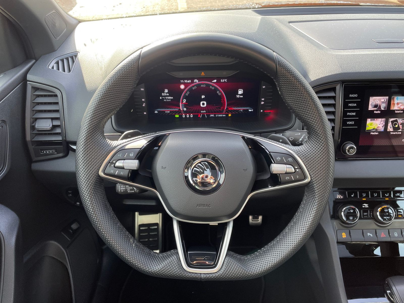 Skoda Karoq Sportline 1.5 TSI DSG Navi LED ACC Panorama