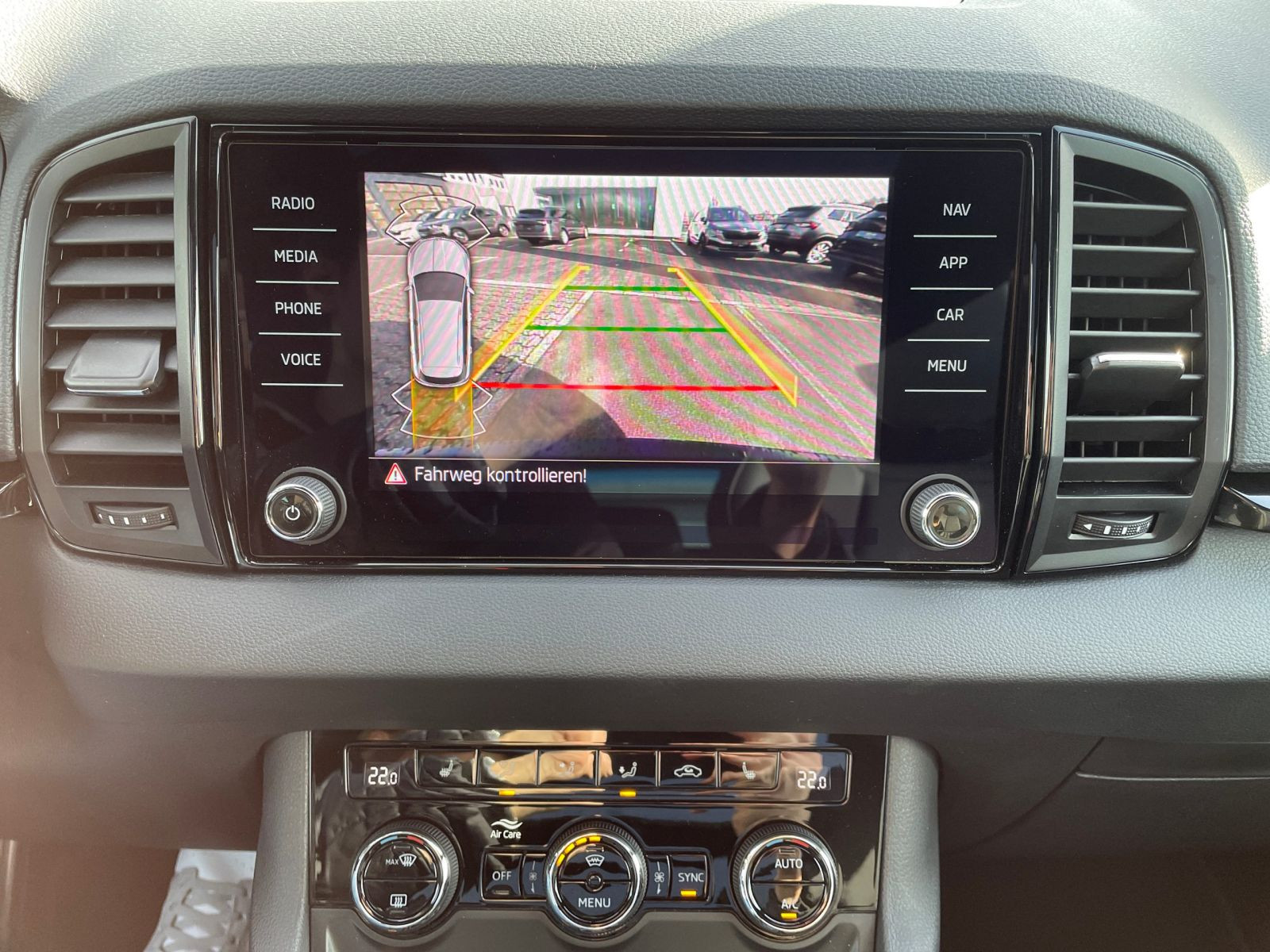 Skoda Karoq Sportline 1.5 TSI DSG Navi LED ACC Panorama