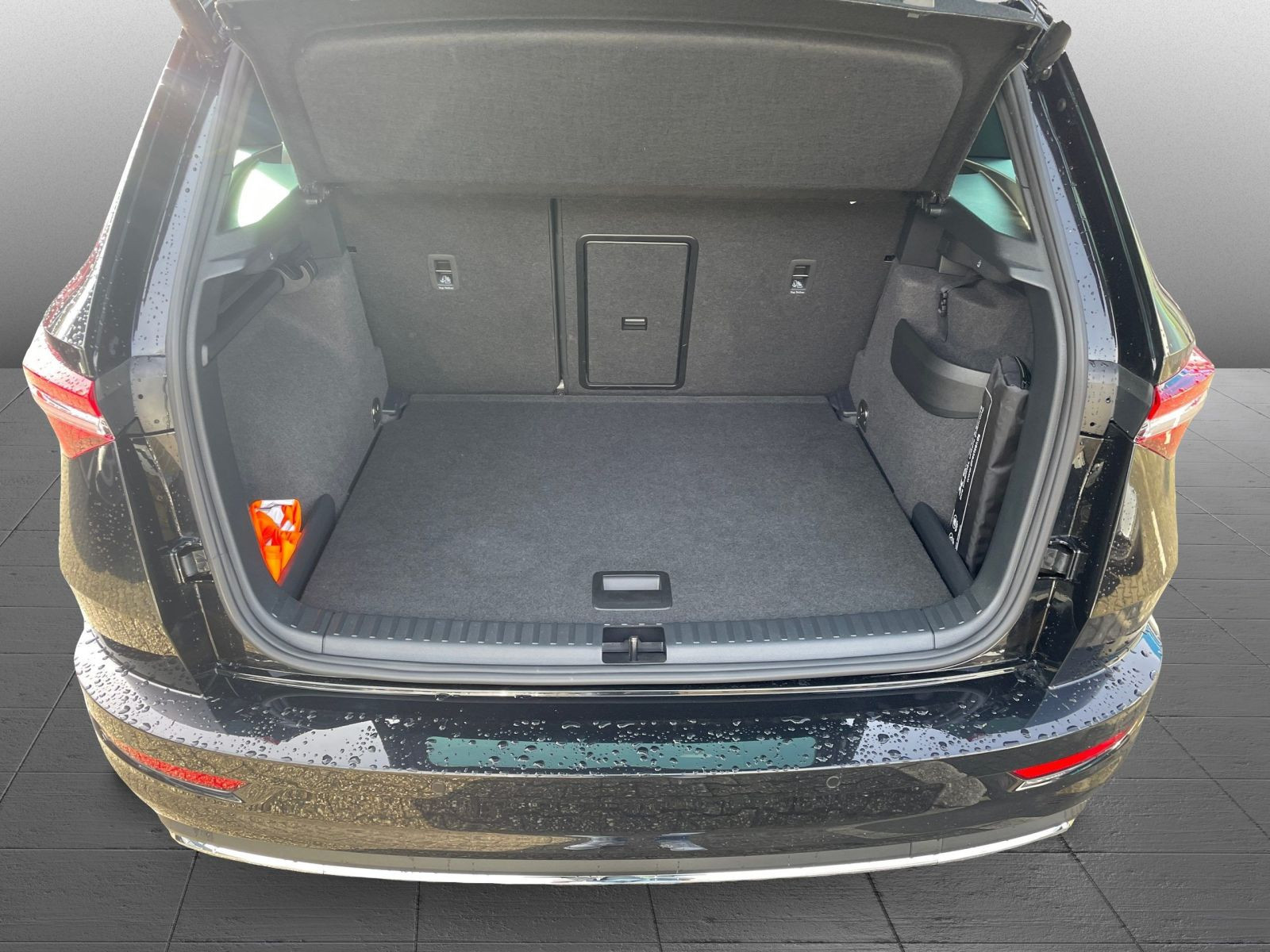 Skoda Karoq Sportline 1.5 TSI DSG Navi LED ACC Panorama