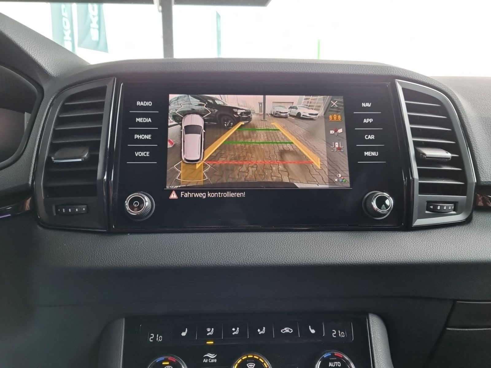 Skoda Karoq Sportline 2.0TSI DSG Navi LED Panorama ACC