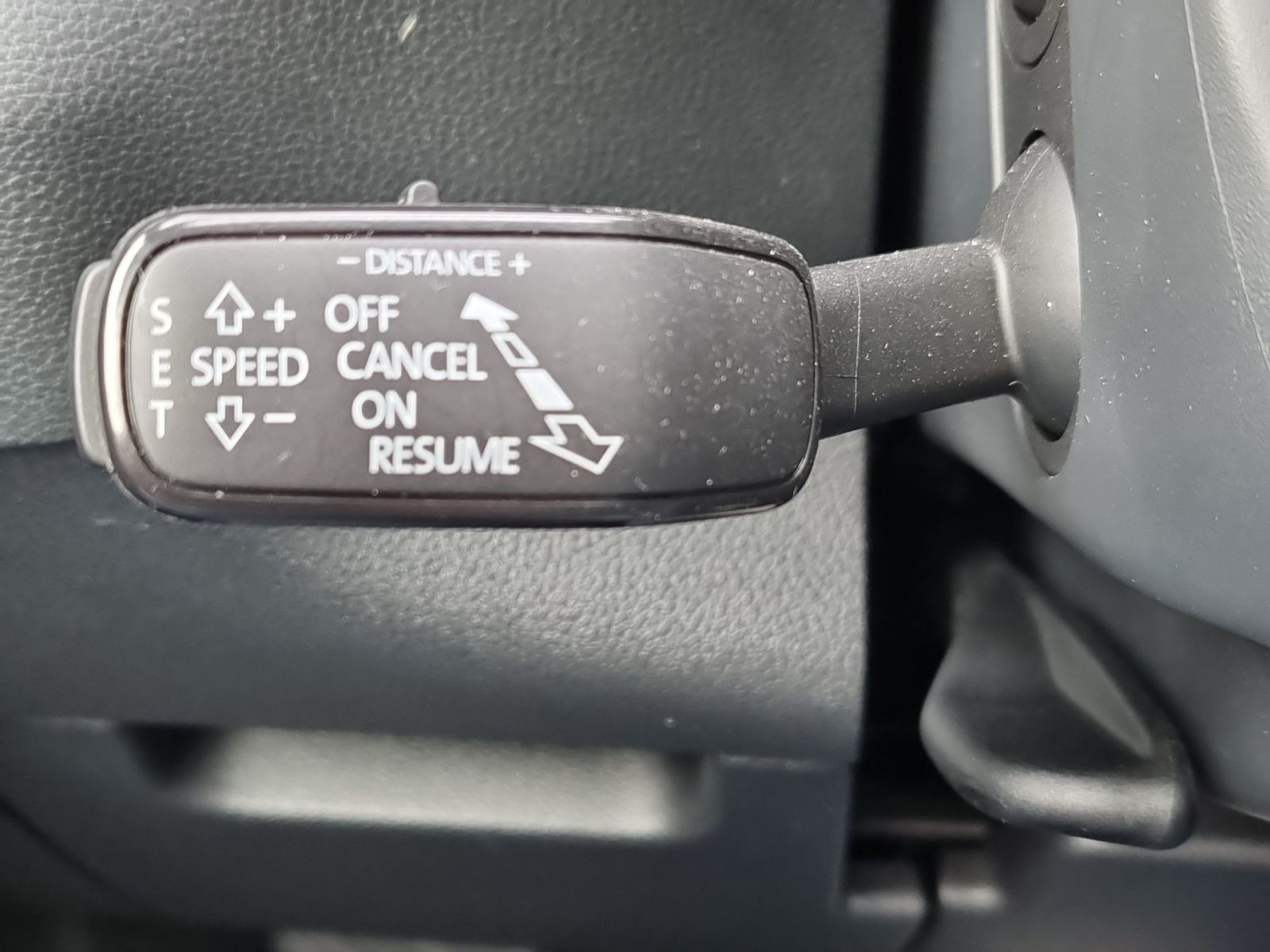 Skoda Karoq Tour 1.5TSI DSG Navi LED AHK EPH ACC