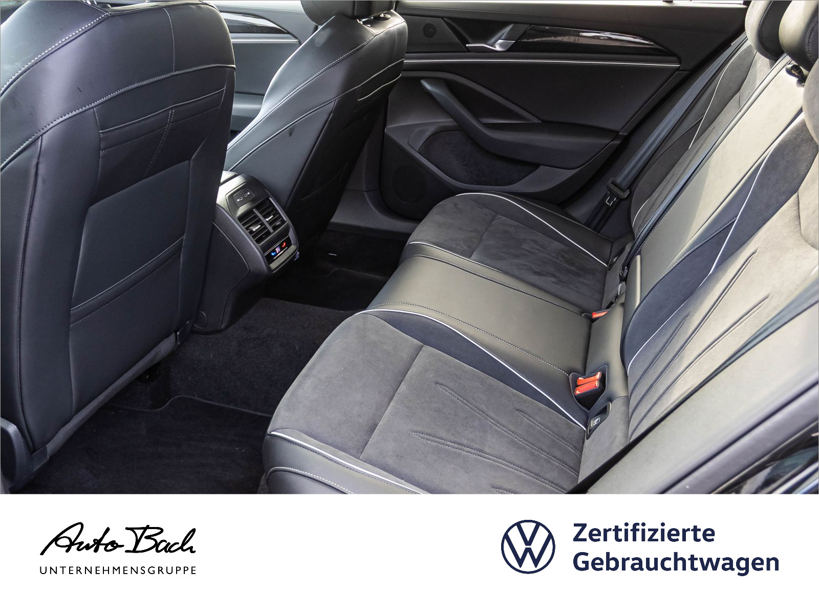 Volkswagen Passat Business 1.5 eTSI DSG Navi LED ACC EPH AHK