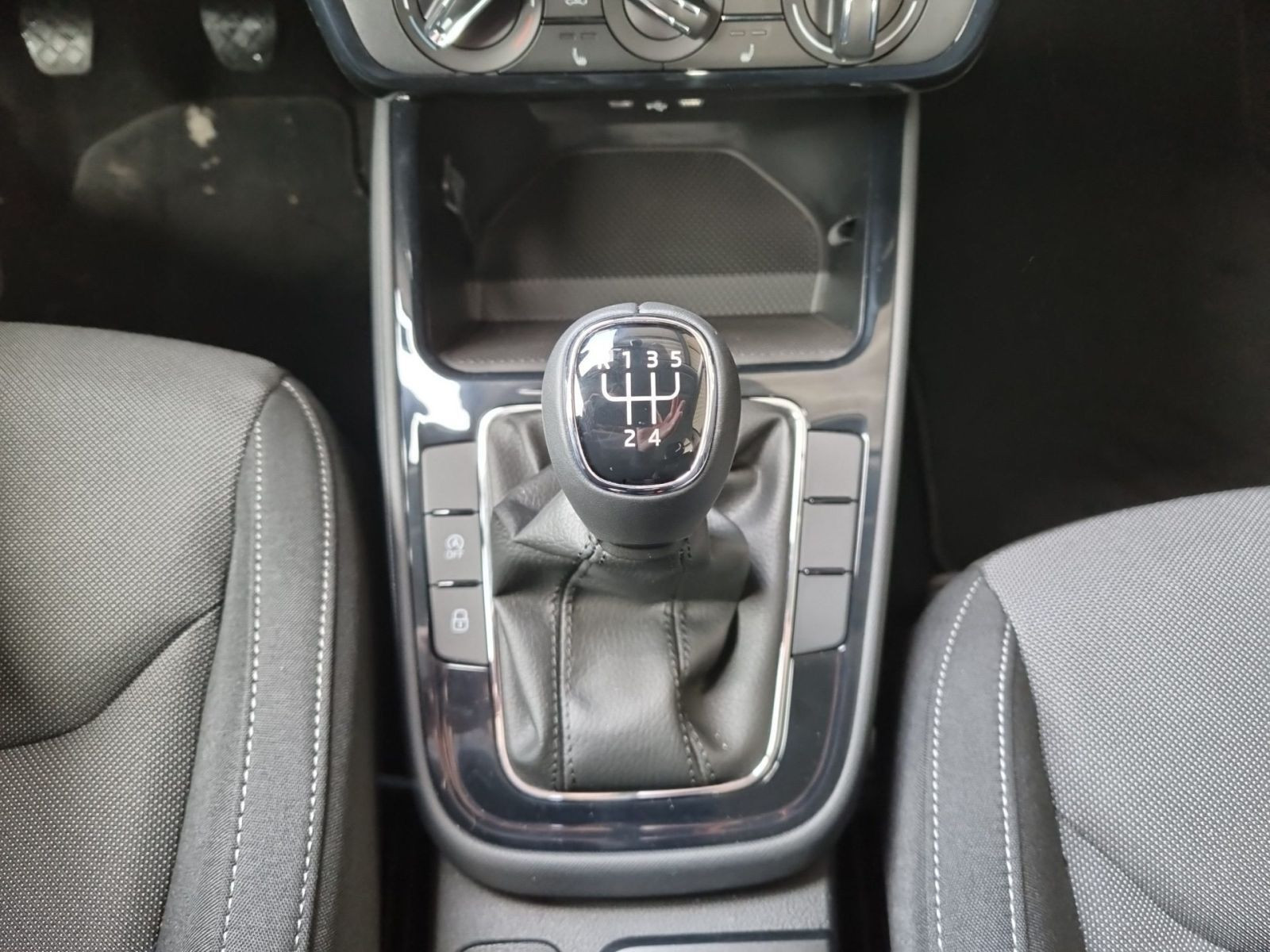 Skoda Fabia Selection 1.0 MPI LED EPH GRA CarPlay