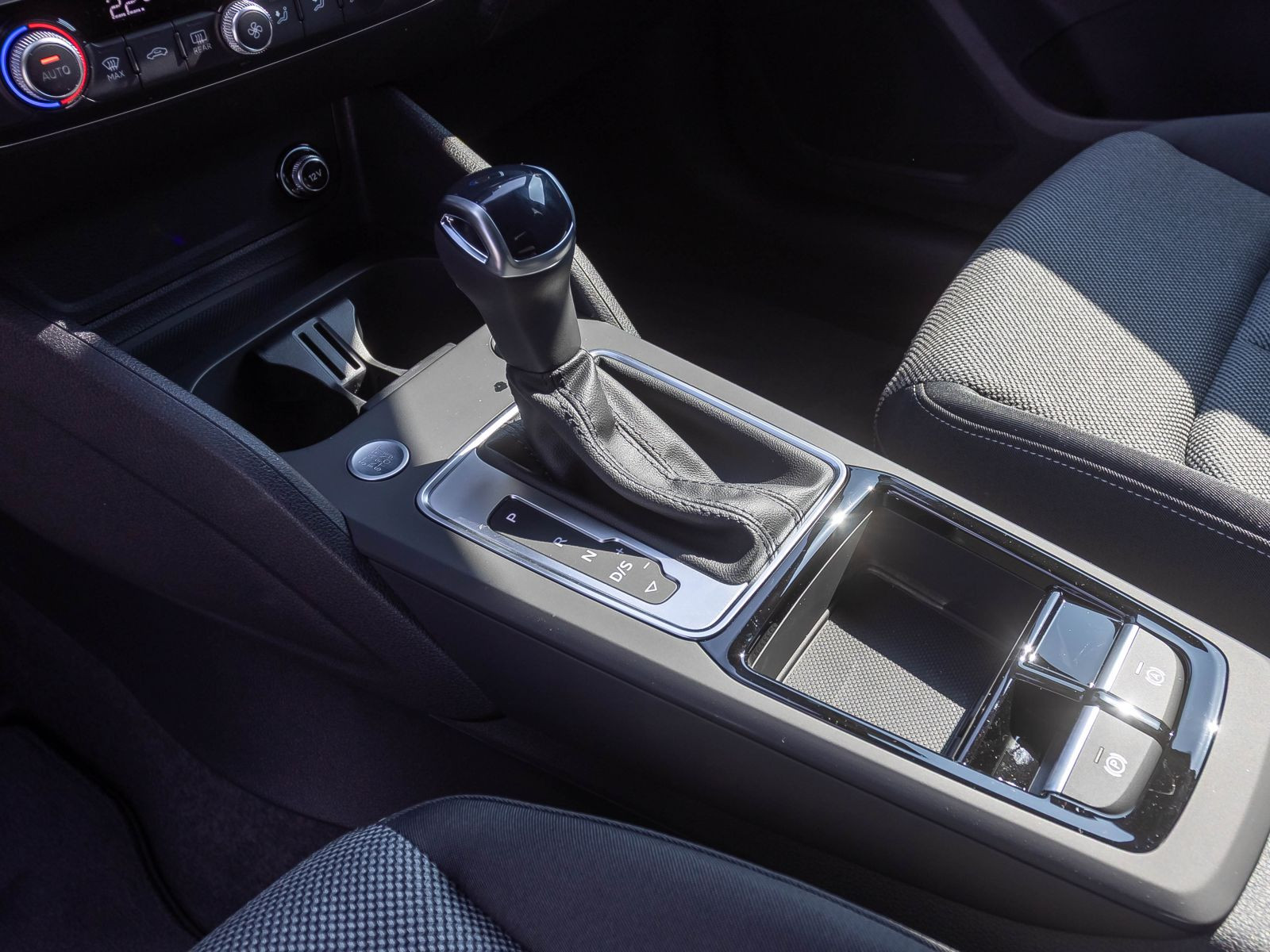 Audi Q2 advanced 35TFSI 150PS Stronic GRA/Assitenz-Parken/ Klima&Komfort-Paket-Sitze