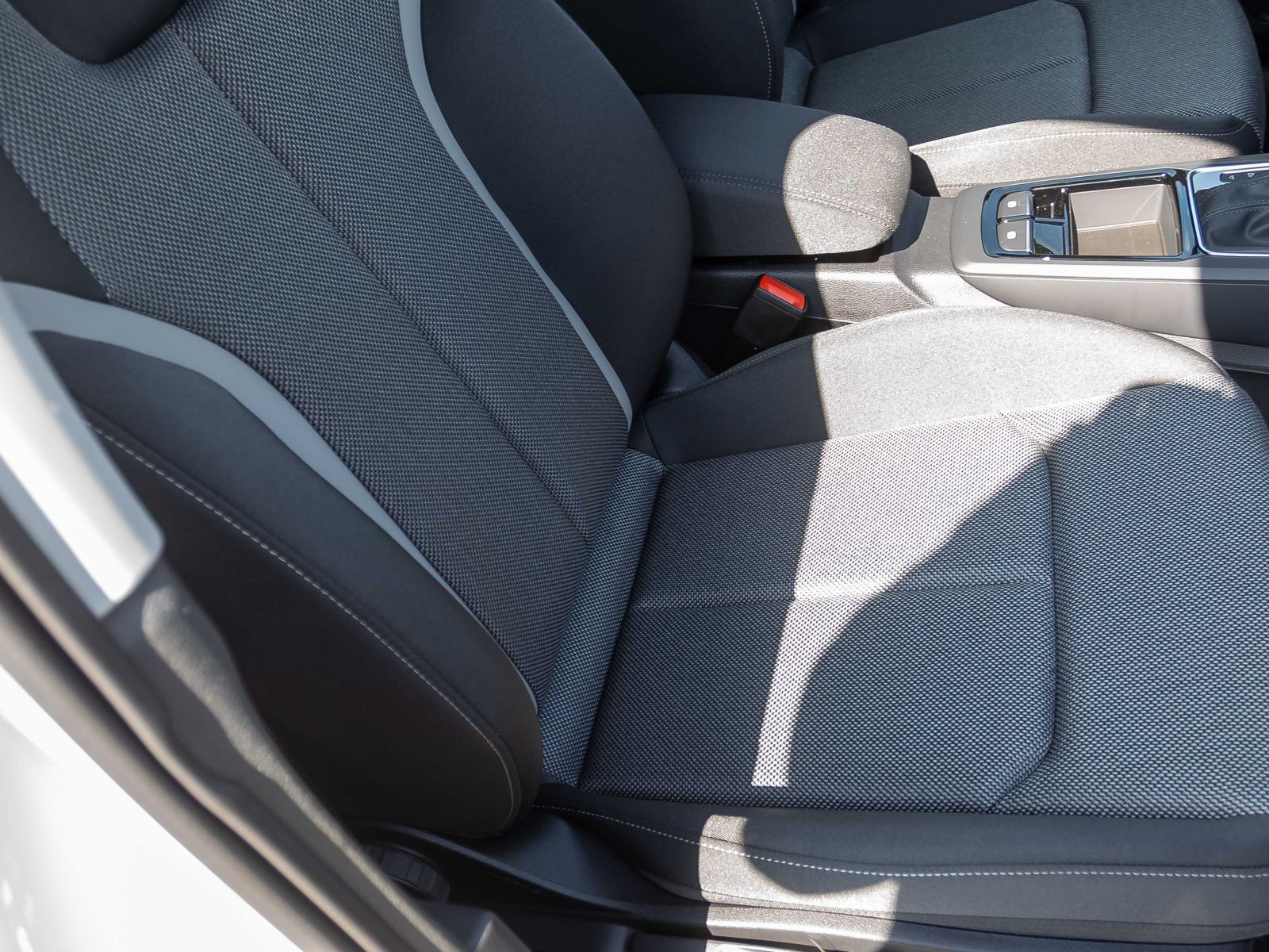 Audi Q2 advanced 35TFSI 150PS Stronic GRA/Assitenz-Parken/ Klima&Komfort-Paket-Sitze