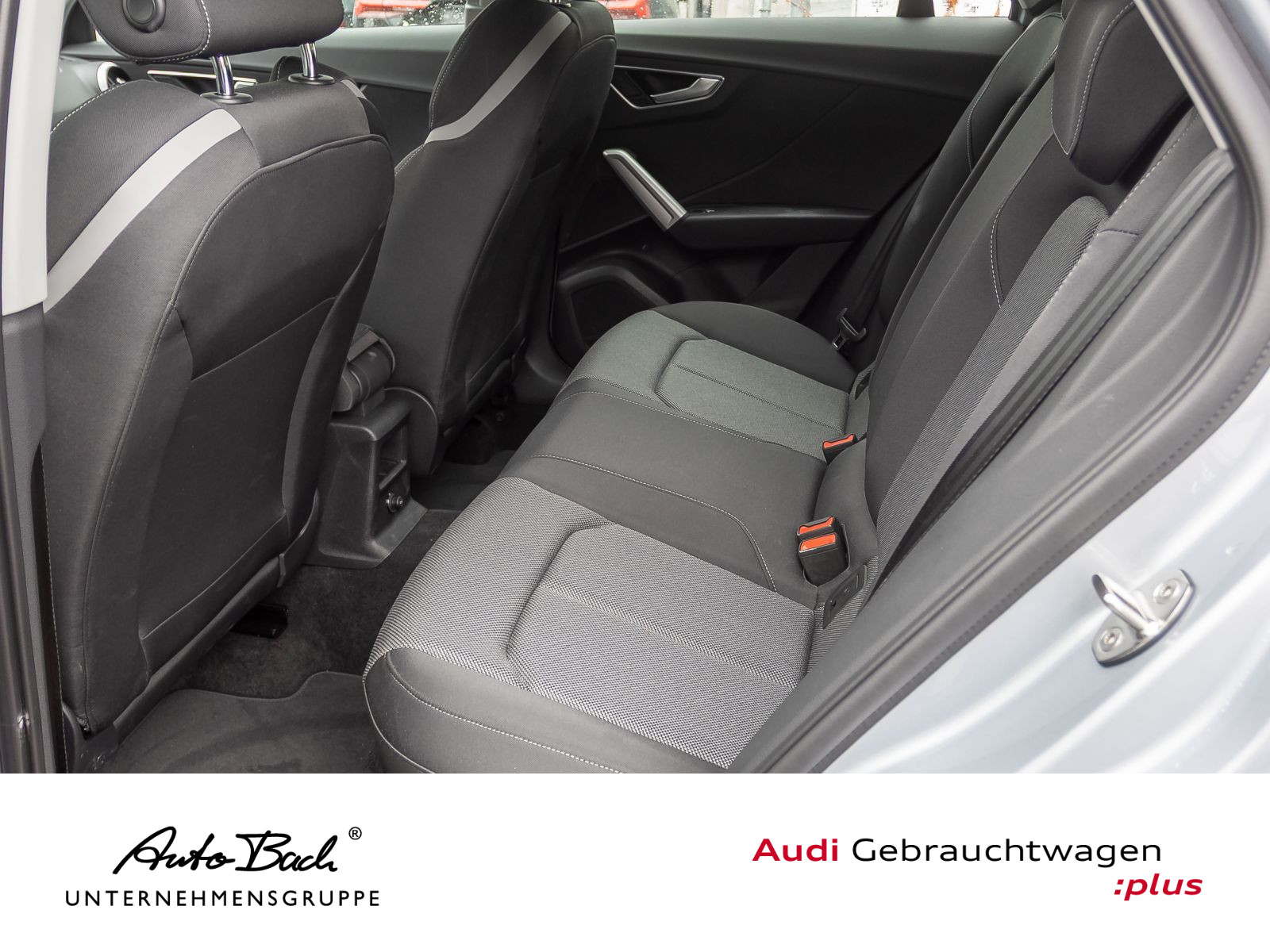 Audi Q2 advanced 30TFSI LED CarPlay Sportsitze EPH