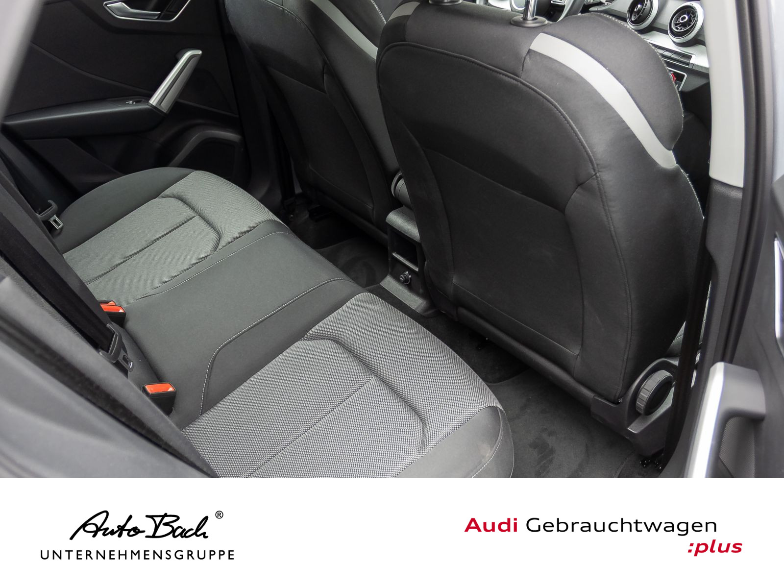 Audi Q2 advanced 30TFSI LED CarPlay Sportsitze EPH