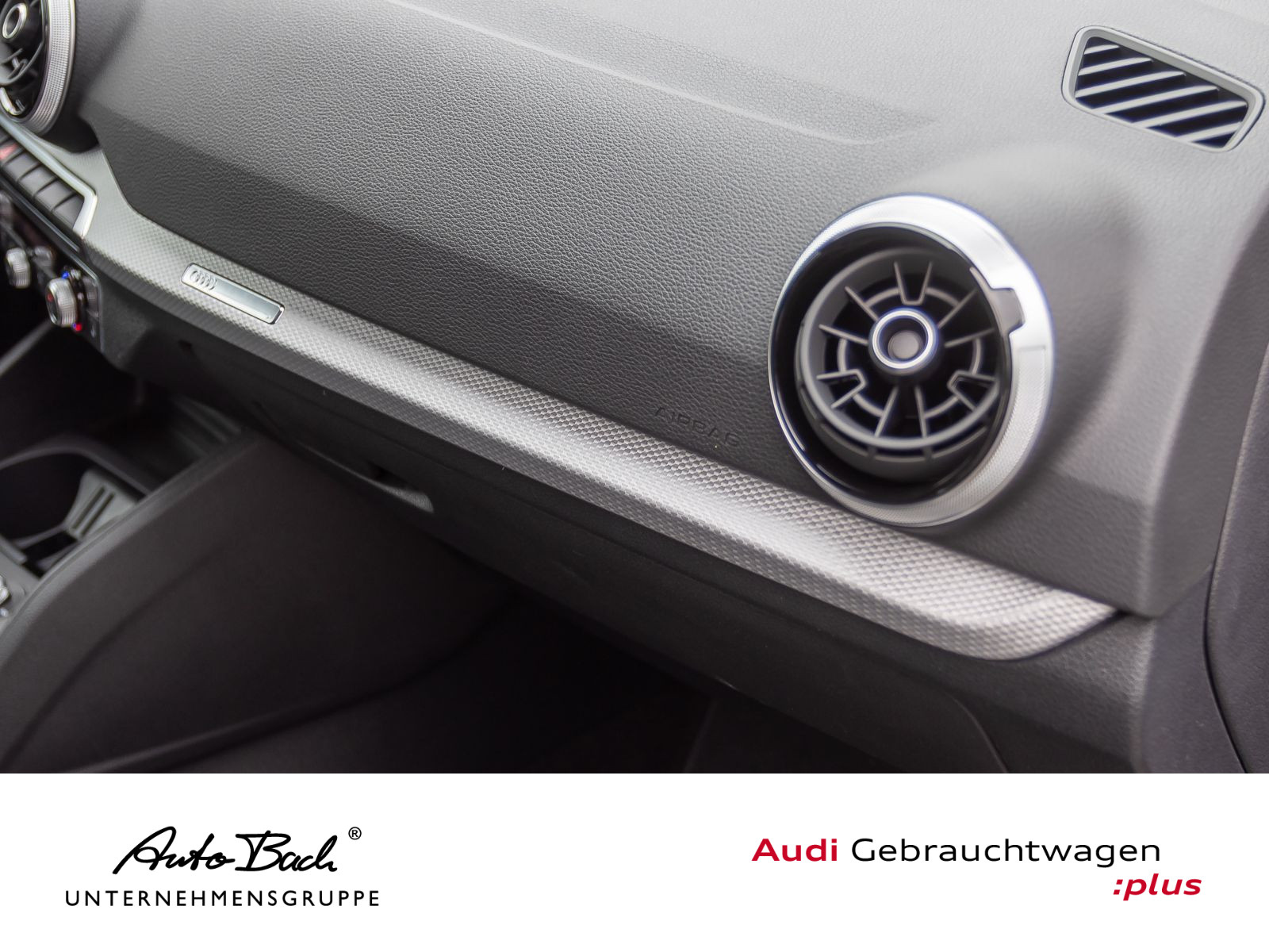 Audi Q2 advanced 30TFSI LED CarPlay Sportsitze EPH
