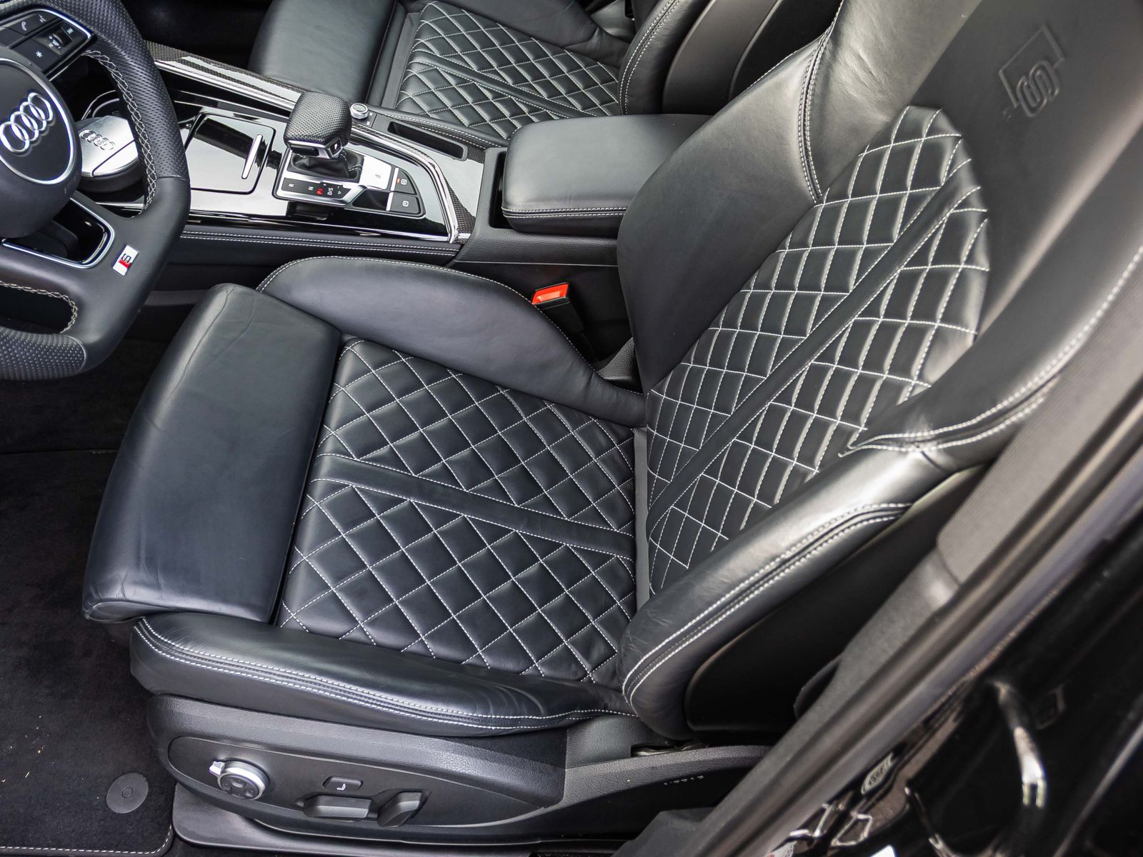 Audi S4 Avant TDI Navi LED B&O GRA CarPlay EPH AHK