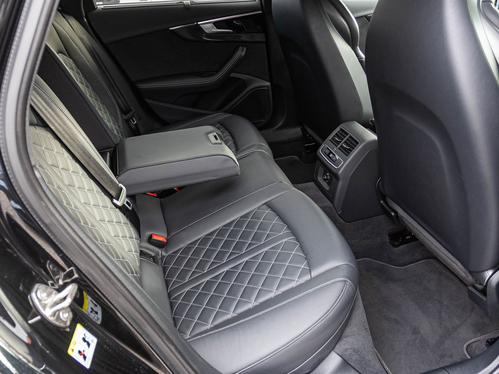 Audi S4 Avant TDI Navi LED B&O GRA CarPlay EPH AHK