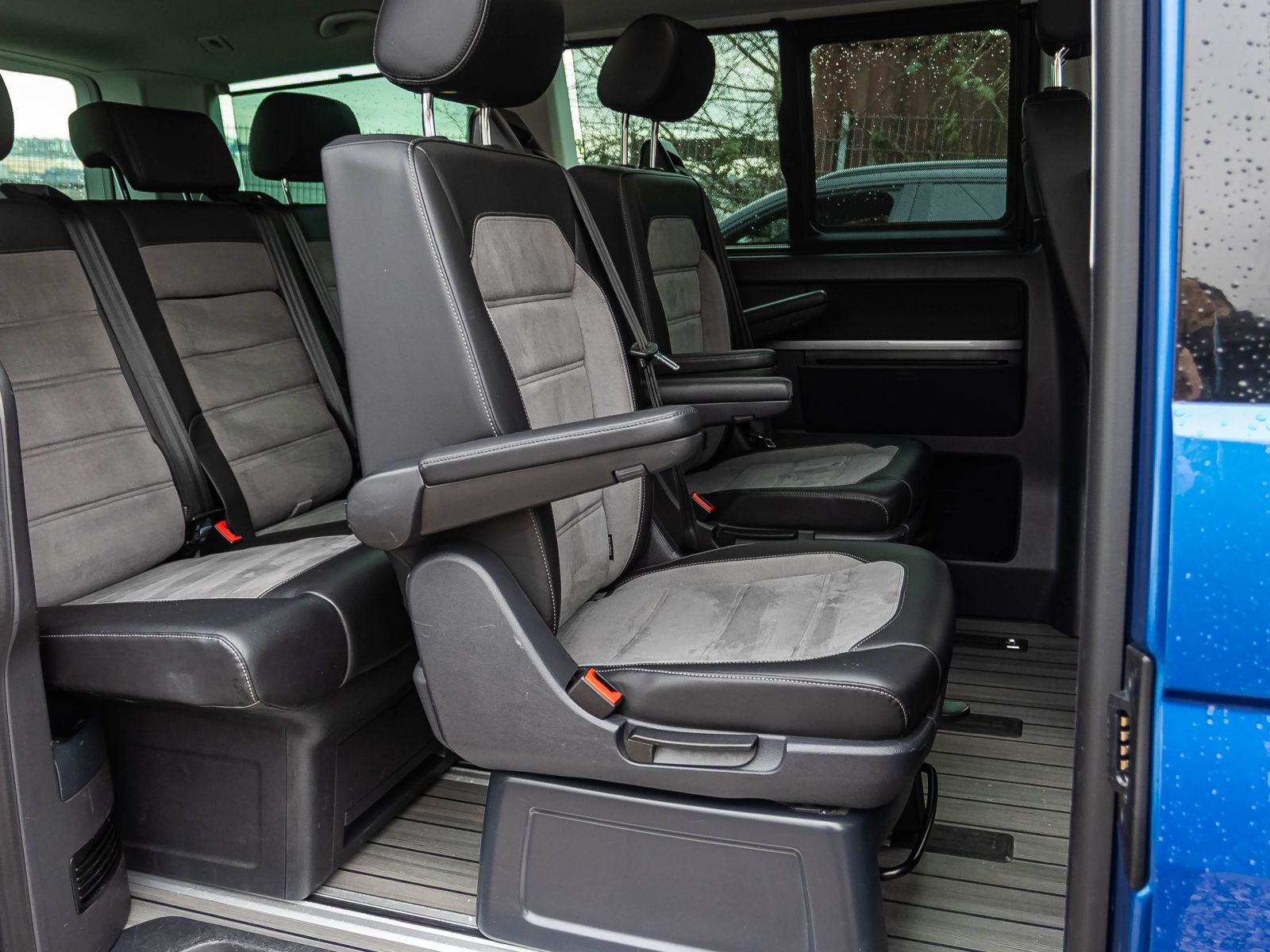 Volkswagen T6.1 Multivan Comfortline 2.0TDI DSG Navi LED ACC AHK