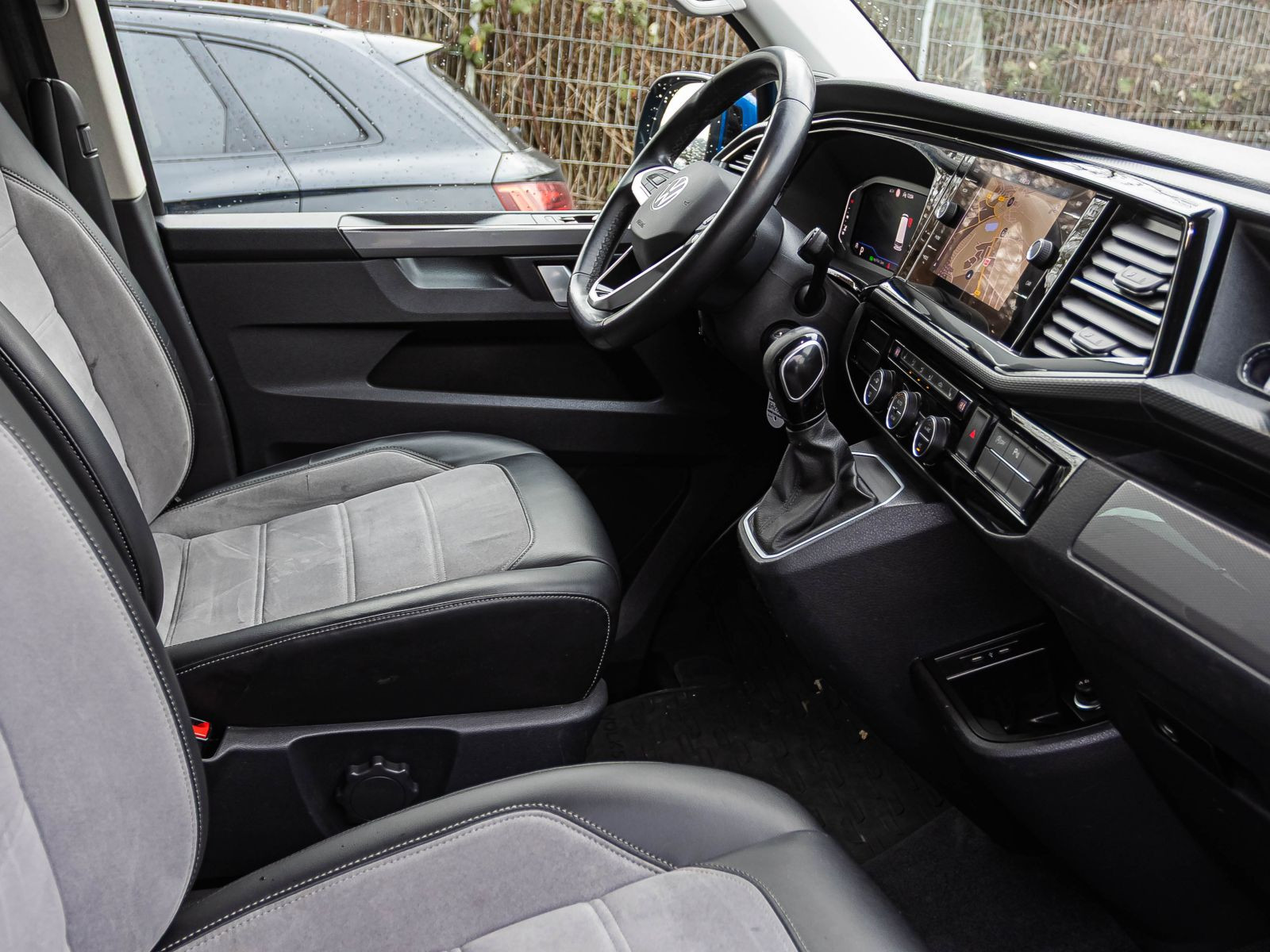 Volkswagen T6.1 Multivan Comfortline 2.0TDI DSG Navi LED ACC AHK