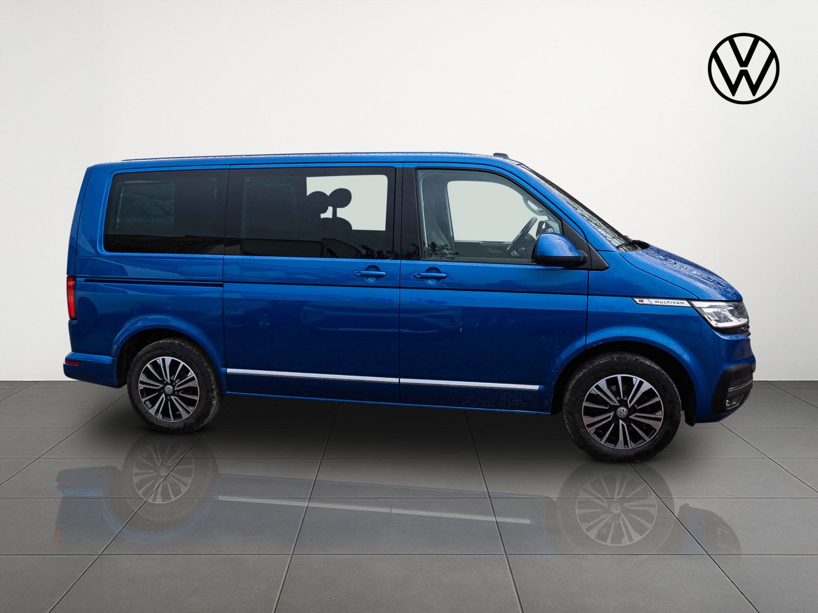 Volkswagen T6.1 Multivan Comfortline 2.0TDI DSG Navi LED ACC AHK