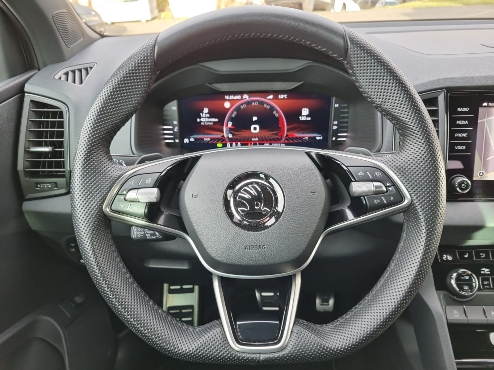 Skoda Karoq Sportline 2.0 TSI 4x4 DSG Panorma Navi ACC