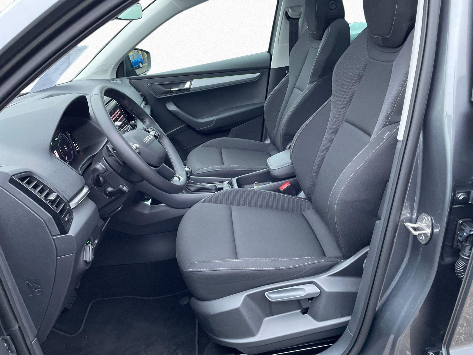 Skoda Karoq Tour 2.0 TDI 4x4 DSG Panorama 360°Kamera Navi