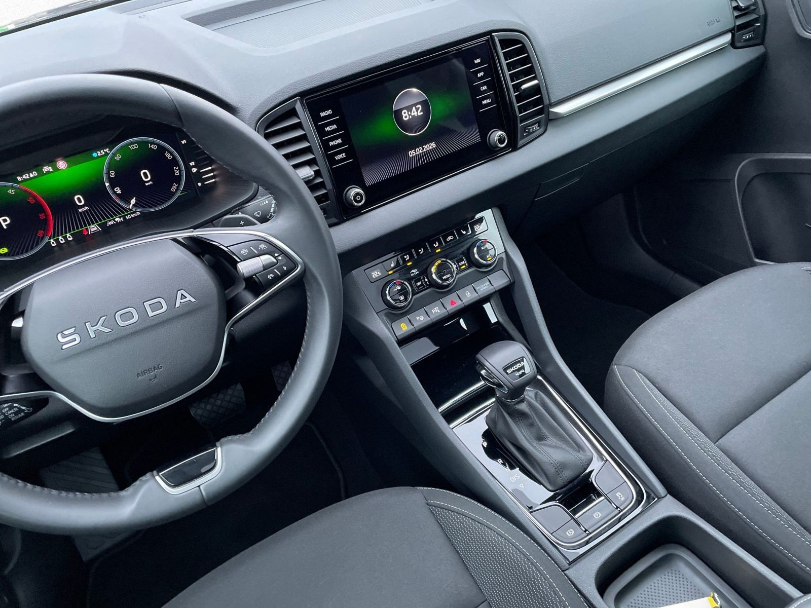 Skoda Karoq Tour 2.0 TDI 4x4 DSG Panorama 360°Kamera Navi