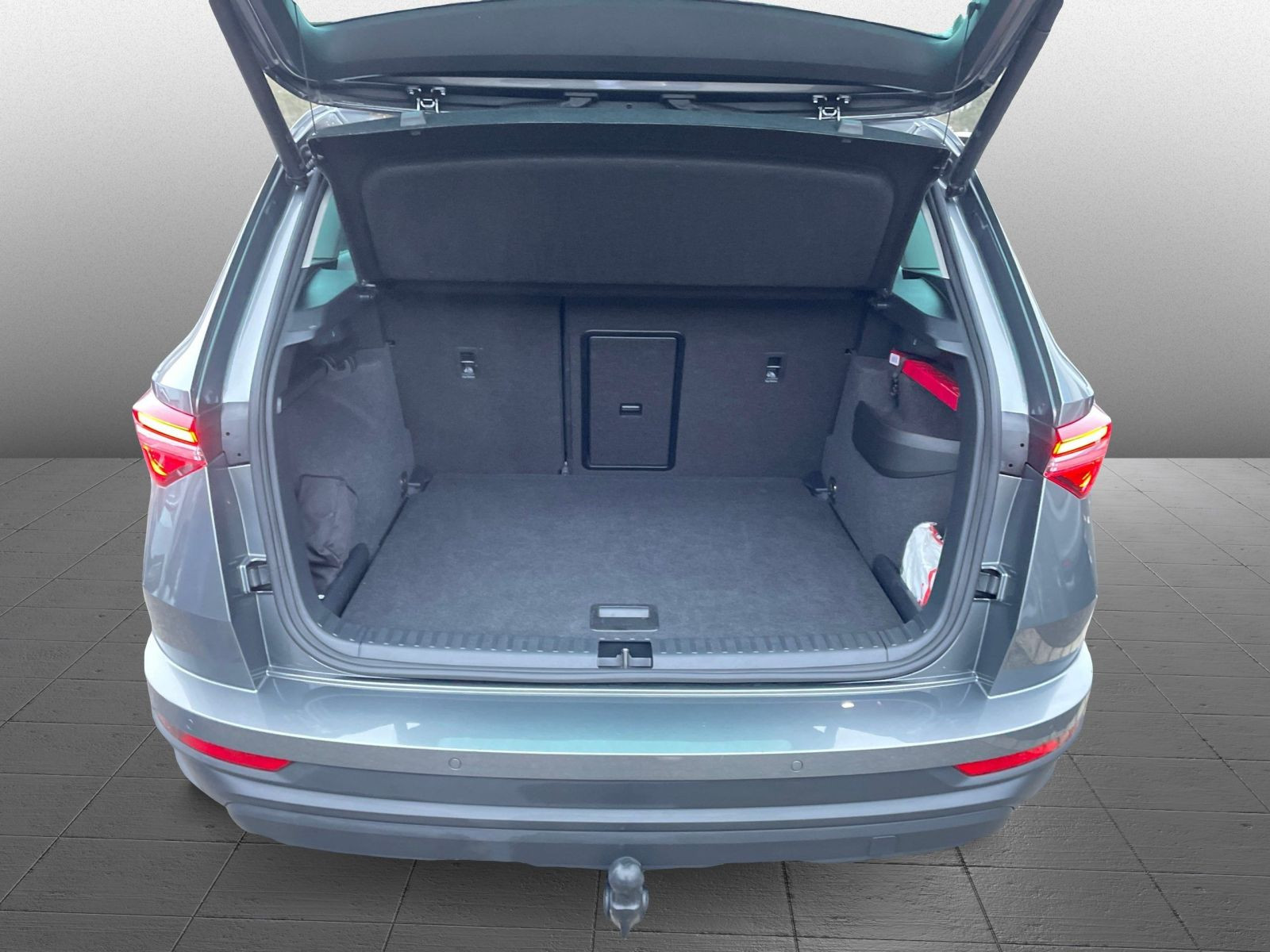 Skoda Karoq Tour 2.0 TDI 4x4 DSG Panorama 360°Kamera Navi