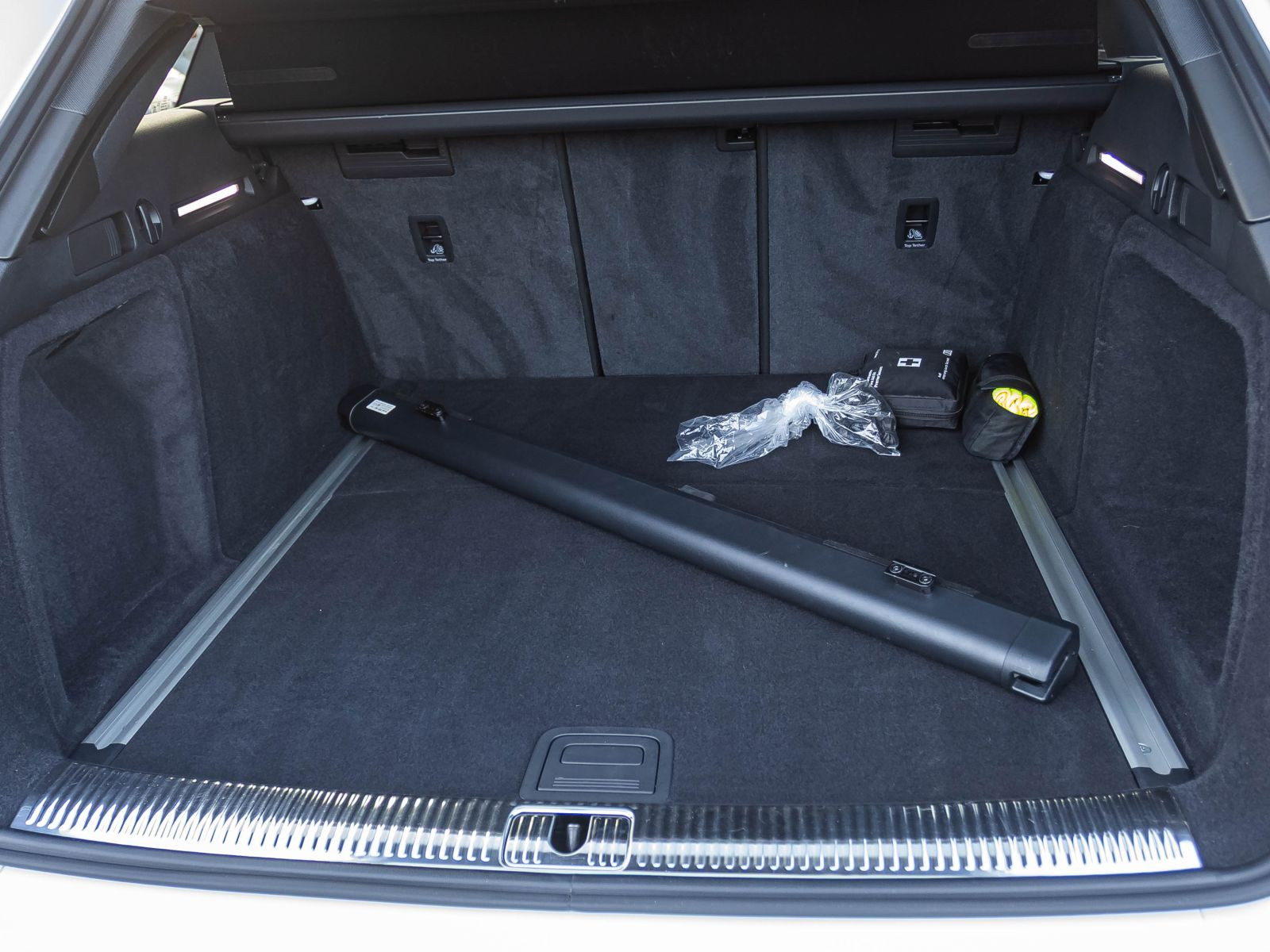 Audi A4 Avant S Line 35TFSI Stronic Navi LED ACC AHK