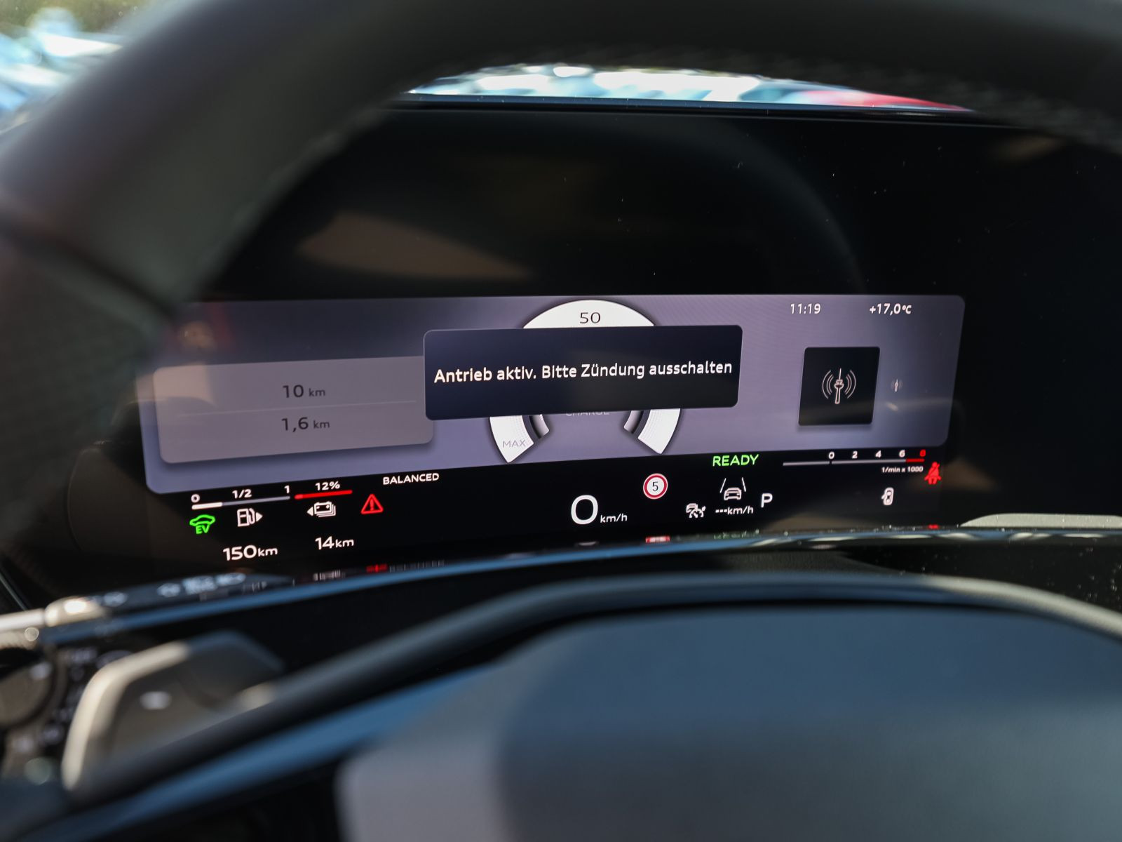 Audi Q3 SUV e-hybrid 200kW TechPlus / 2x S line / 19" AHK /  0,5%