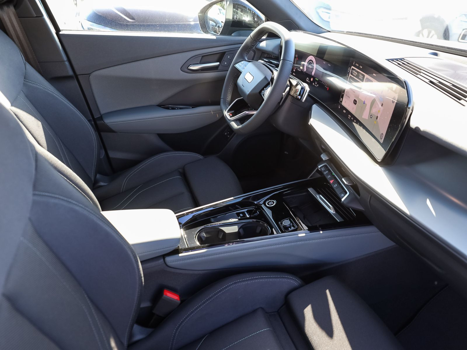 Audi Q3 SUV e-hybrid 200kW TechPlus / 2x S line / 19" AHK /  0,5%
