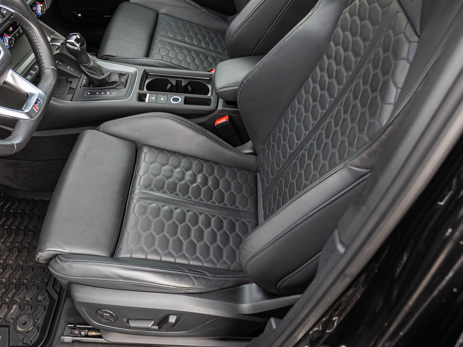 Audi RS Q3 Navi LED CarPlay ACC EPH AHK