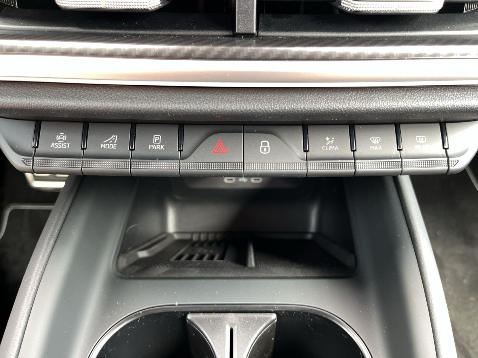 Skoda Elroq 85 Sportline ACC AHK LED Area View