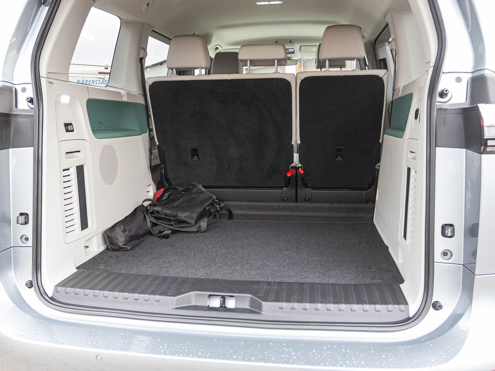 Volkswagen ID.Buzz Pro Navi LED Standklima CarPlay ACC AHK