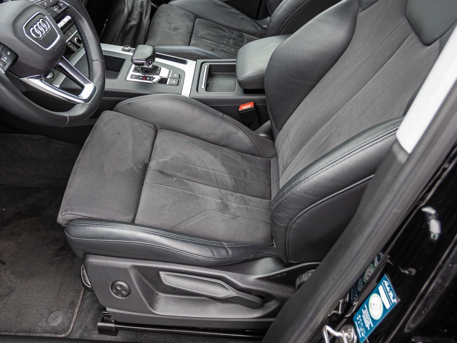 Audi Q5 50TFSI e advanced qu Navi LED Standklima ACC