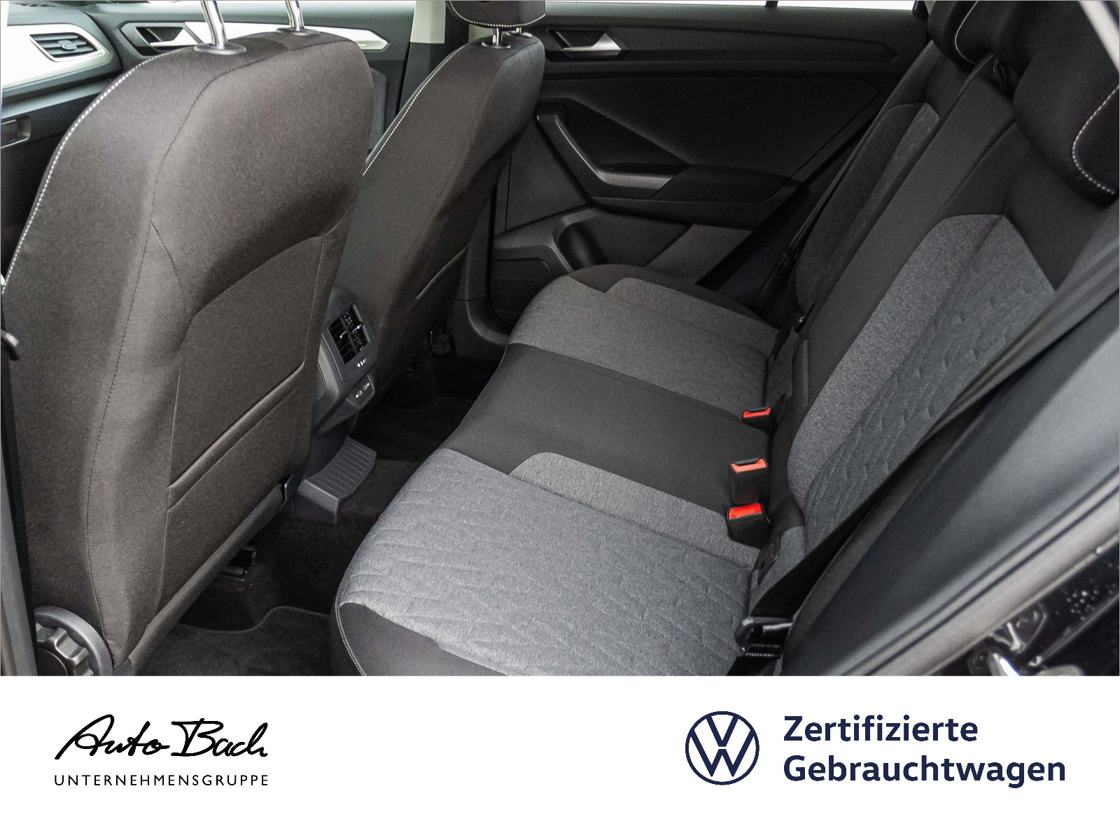 Volkswagen T-Roc Move 1.5TSI DSG Navi LED Standhzg ACC EPH