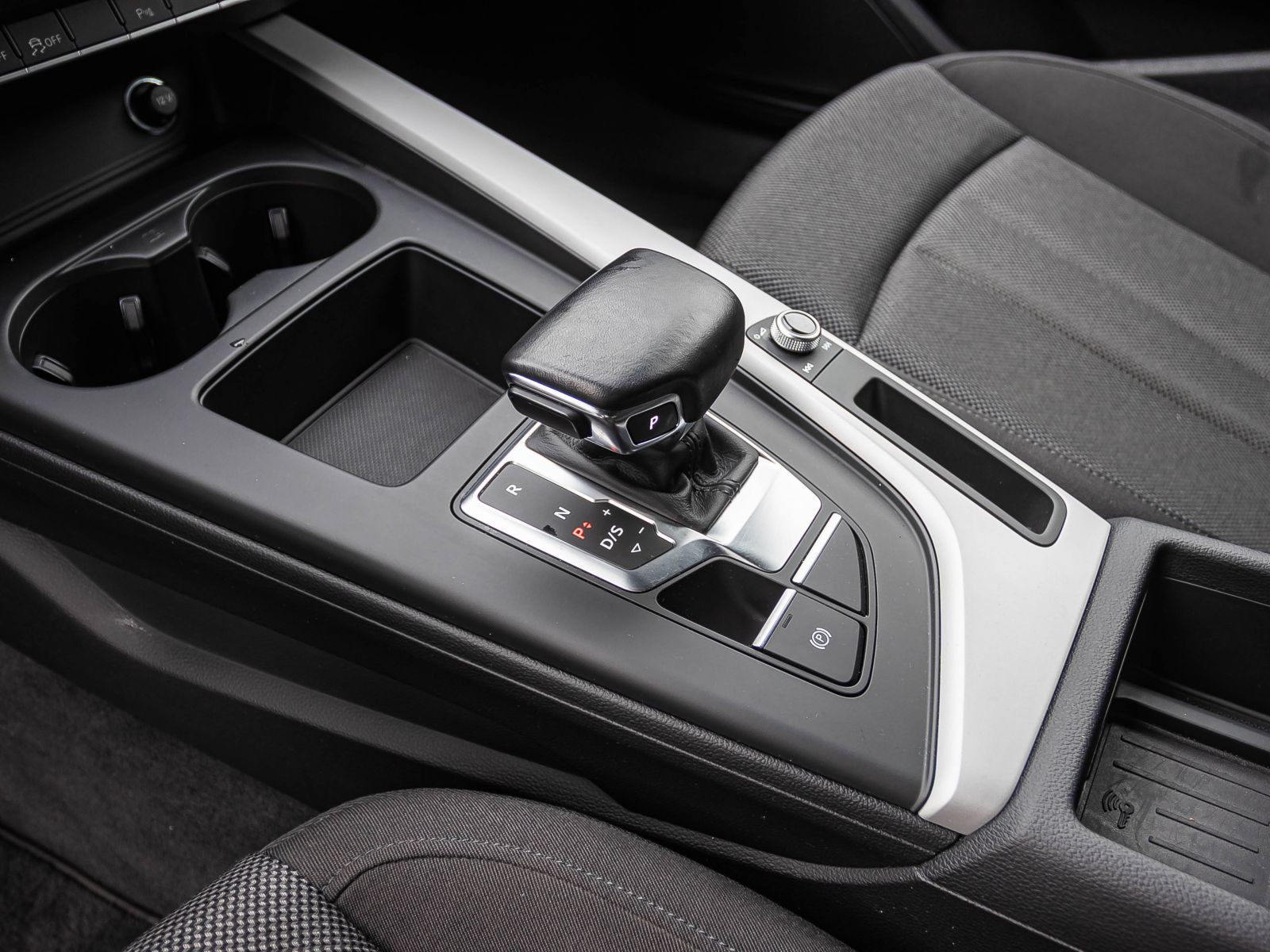 Audi A4 Avant Advanced 40TDI Stronic Navi LED ACC AHK