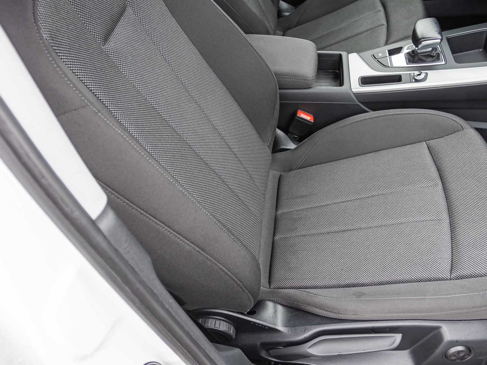 Audi A4 Avant Advanced 40TDI Stronic Navi LED ACC AHK